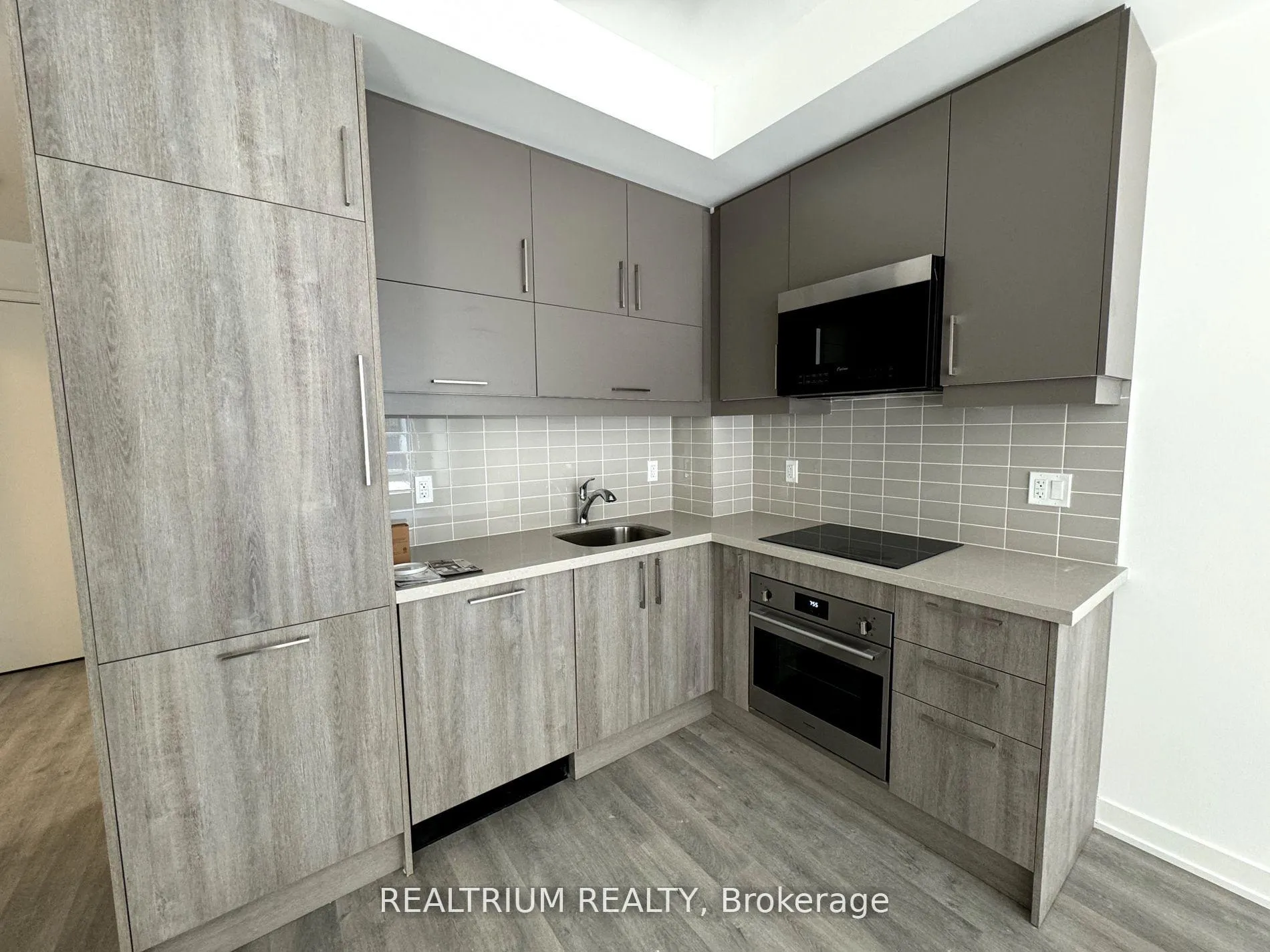 Photo 5 of Unit C302, 38 Simcoe Promenade, Markham, Unionville — HOMEH