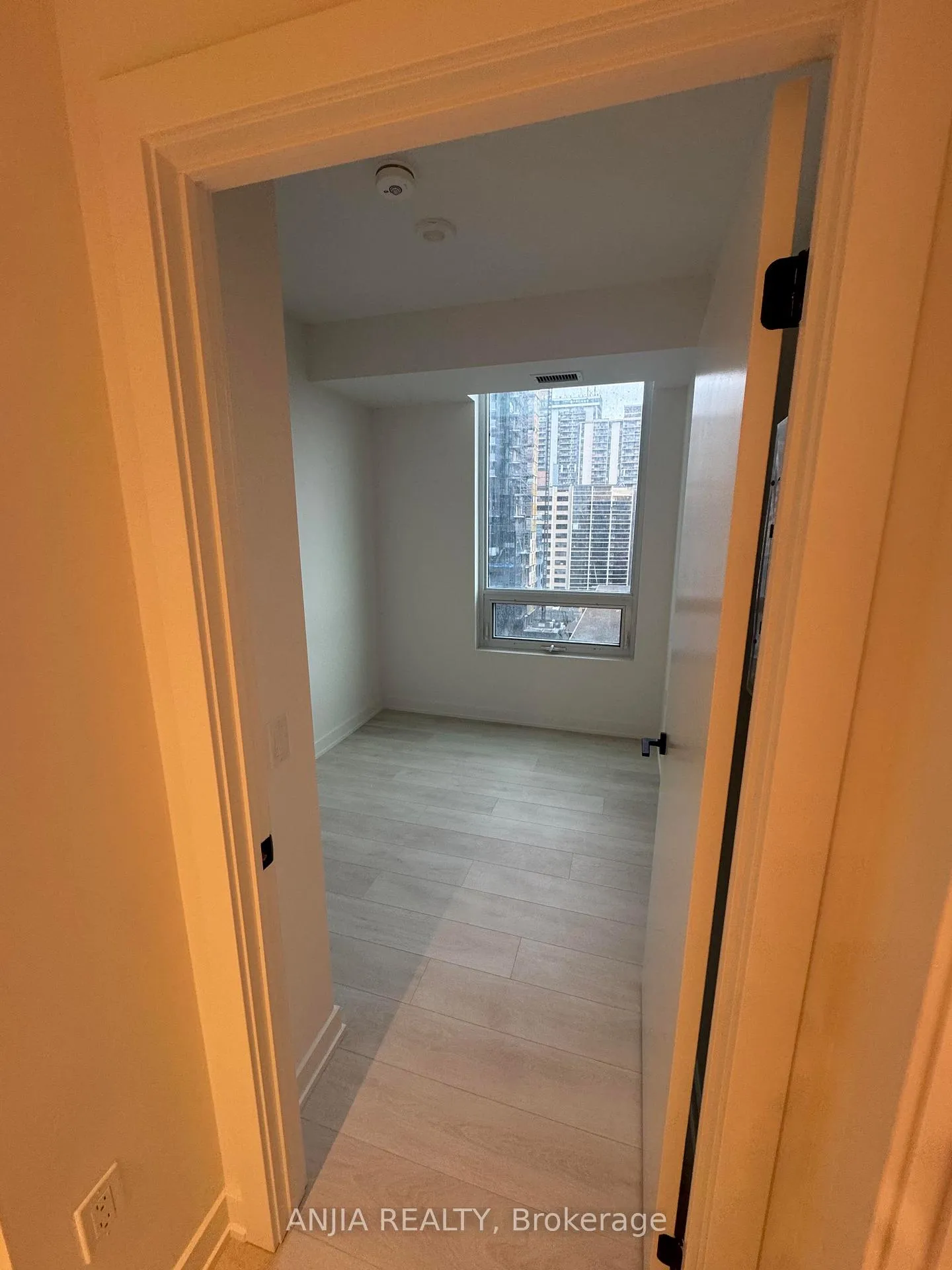 Photo 12 of Unit 1809, 117 Broadway Avenue, Toronto, Mount Pleasant West — HOMEH
