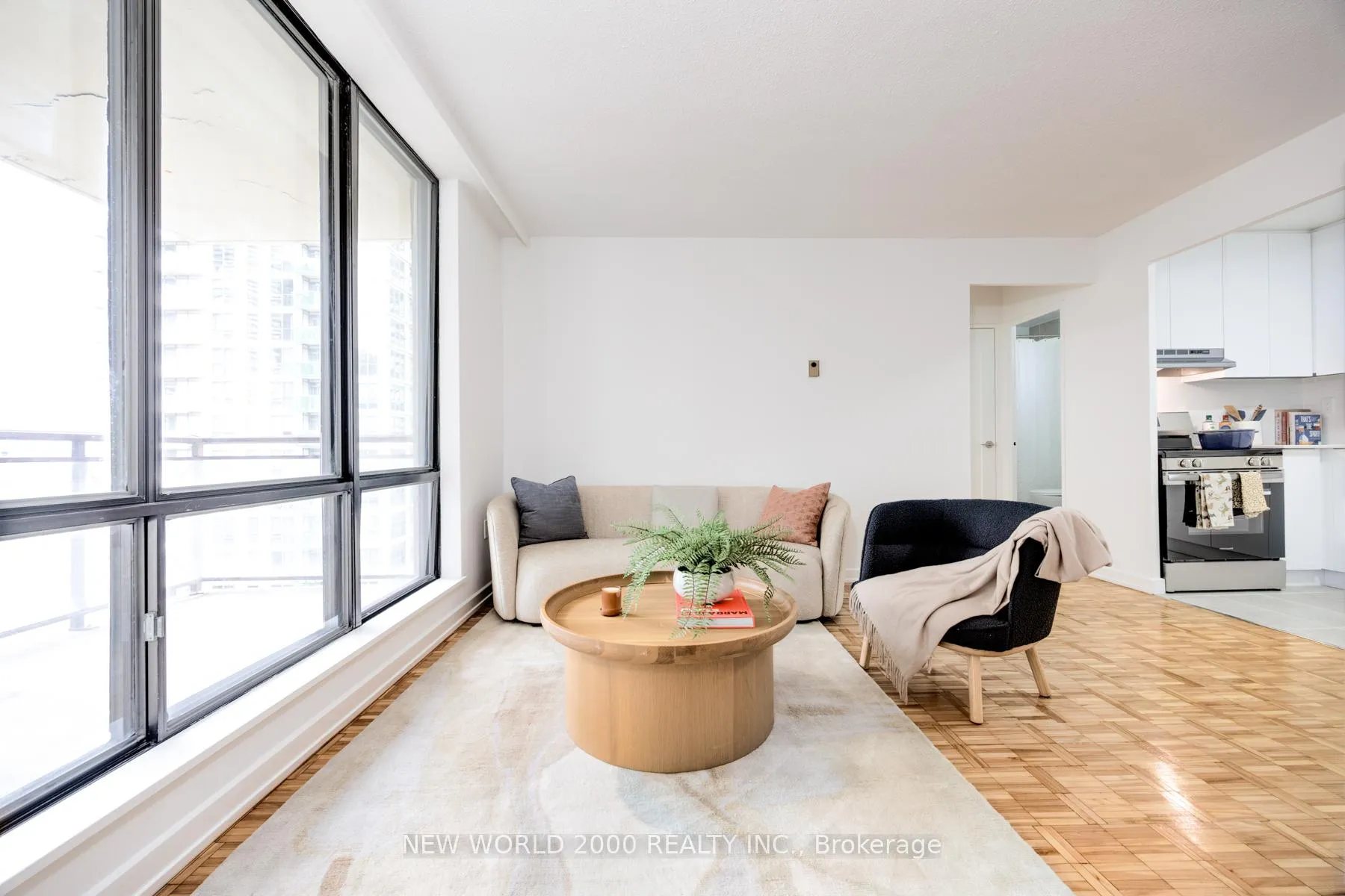 Photo 7 of Unit 1503, 101 Roehampton Avenue, Toronto, Mount Pleasant West — HOMEH