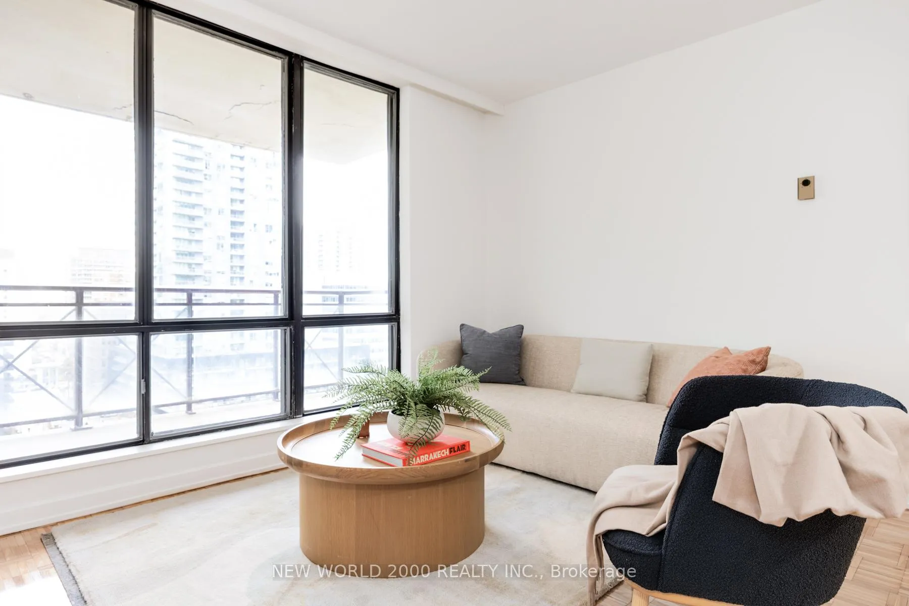Photo 10 of Unit 1503, 101 Roehampton Avenue, Toronto, Mount Pleasant West — HOMEH