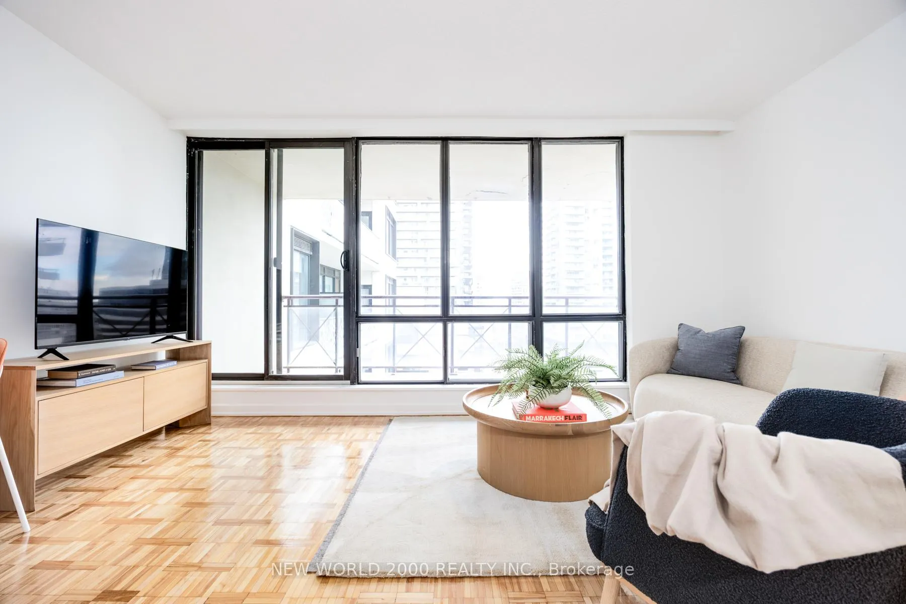 Photo 11 of Unit 1503, 101 Roehampton Avenue, Toronto, Mount Pleasant West — HOMEH