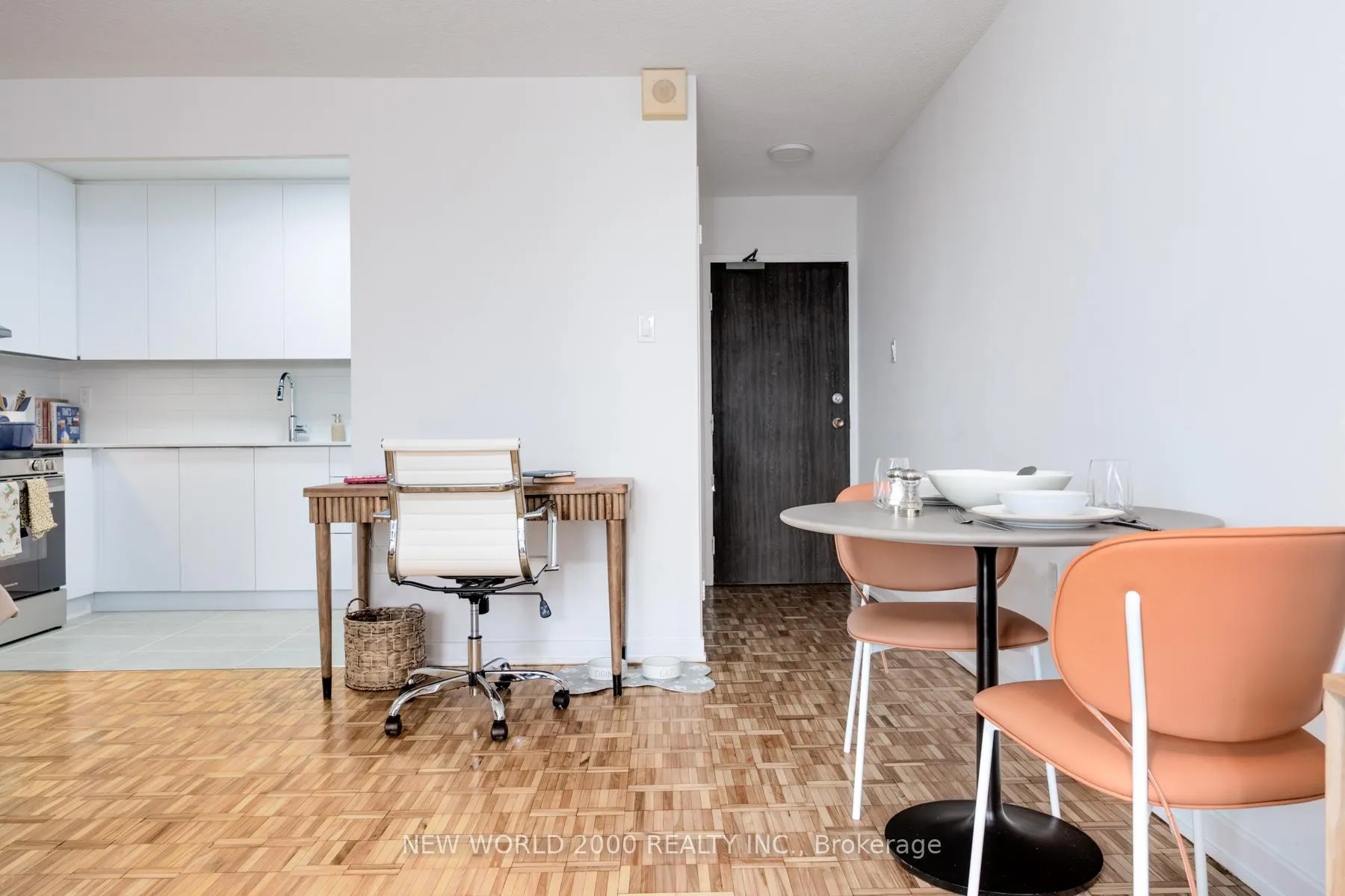 Photo 14 of Unit 1503, 101 Roehampton Avenue, Toronto, Mount Pleasant West — HOMEH