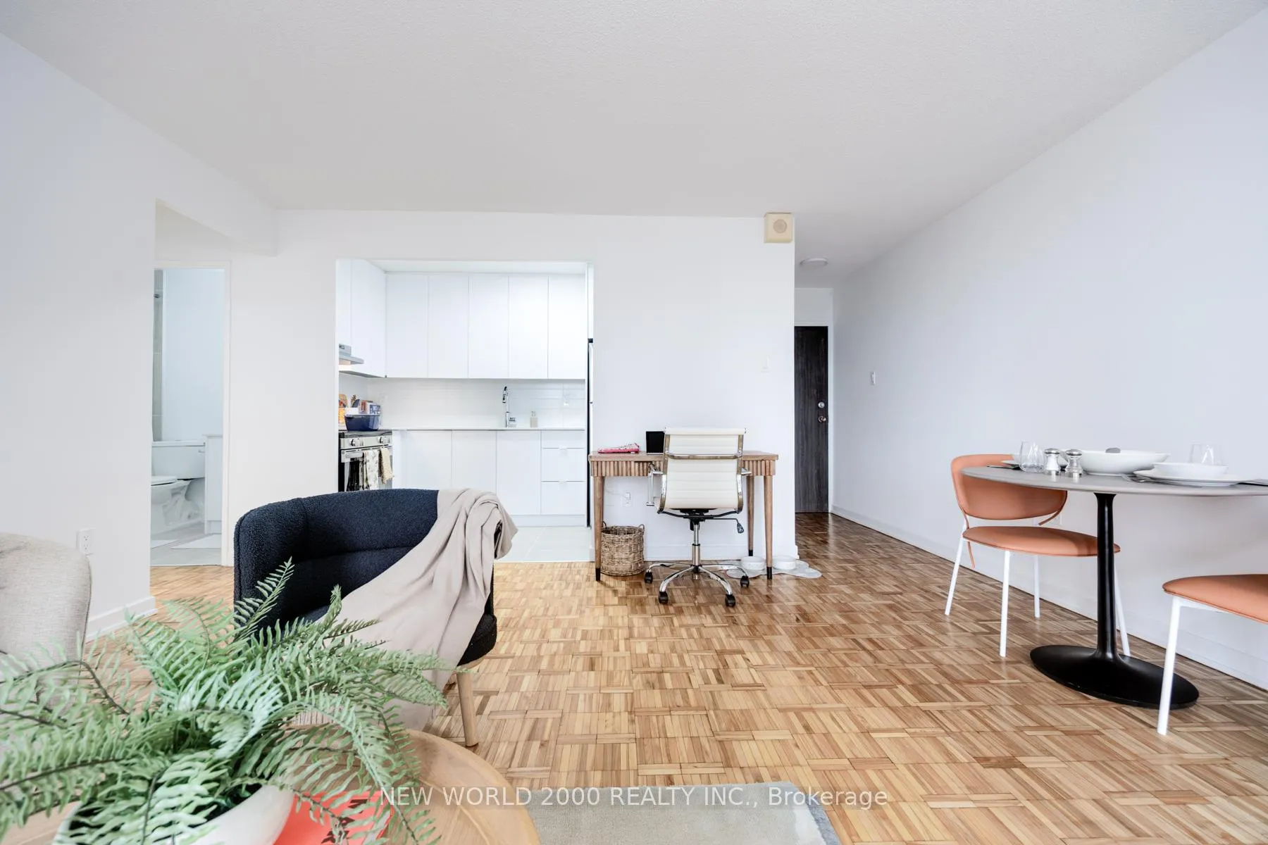 Photo 15 of Unit 1503, 101 Roehampton Avenue, Toronto, Mount Pleasant West — HOMEH