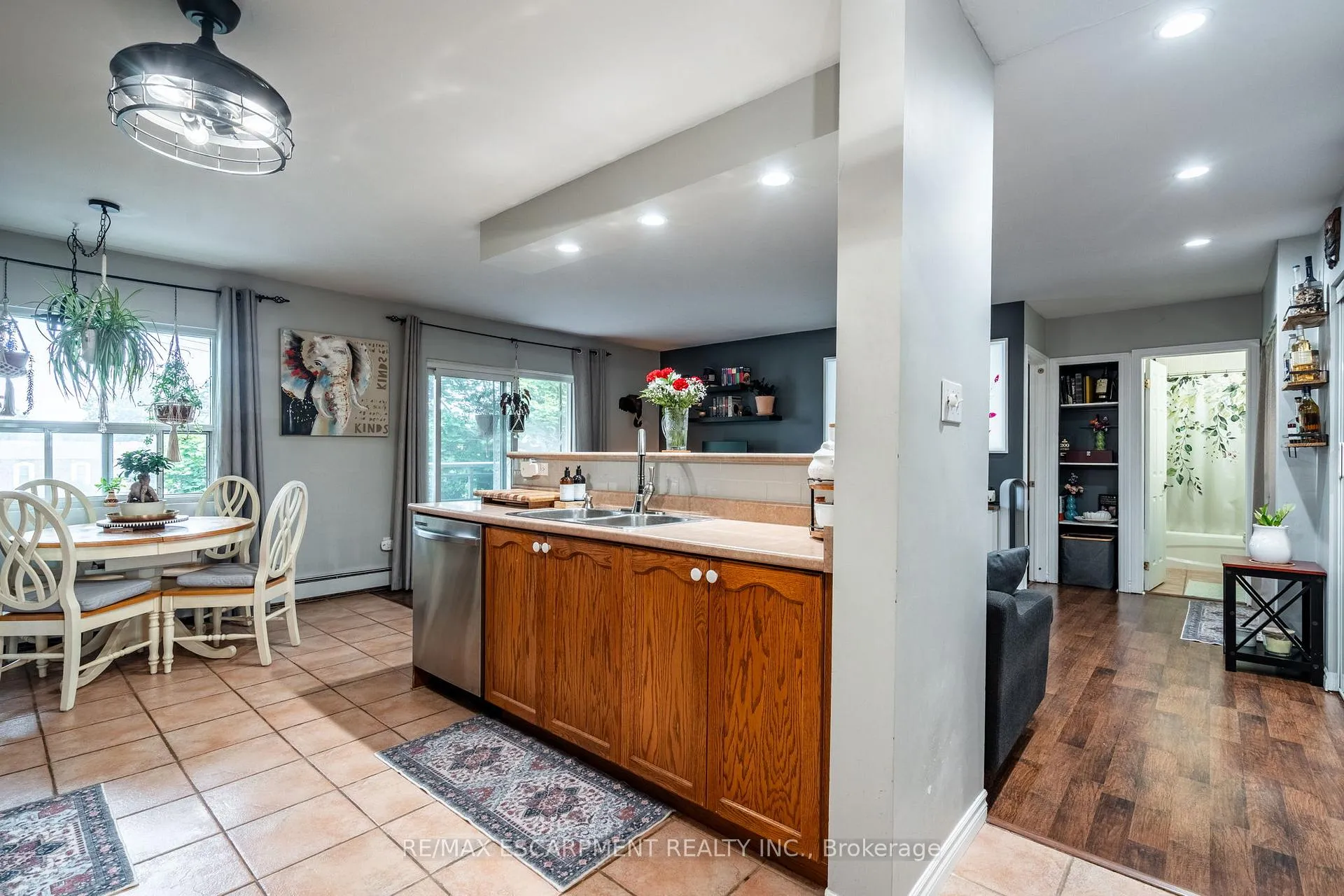 Photo 6 of Unit 11, 608 Grey Street, Brant, Brantford Twp — HOMEH
