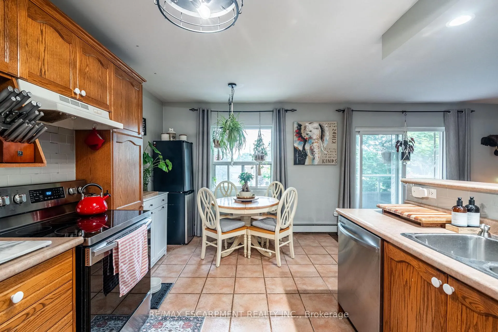 Photo 7 of Unit 11, 608 Grey Street, Brant, Brantford Twp — HOMEH