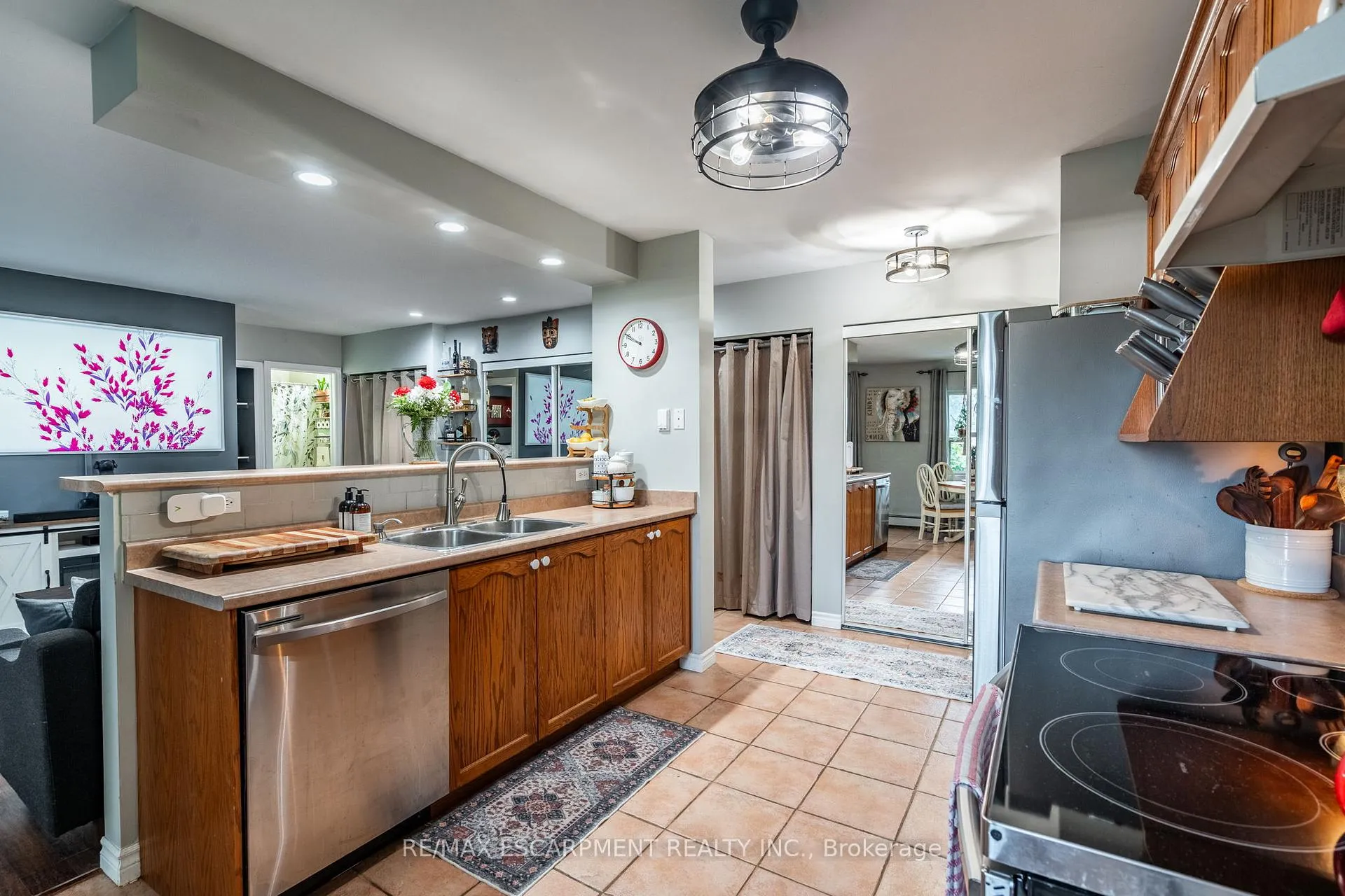 Photo 10 of Unit 11, 608 Grey Street, Brant, Brantford Twp — HOMEH