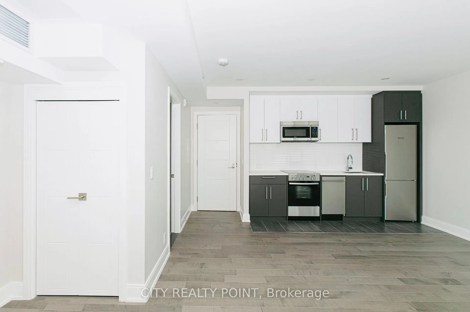 Photo 3 of Unit 207, 11 Walmer Road, Toronto, The Annex — HOMEH