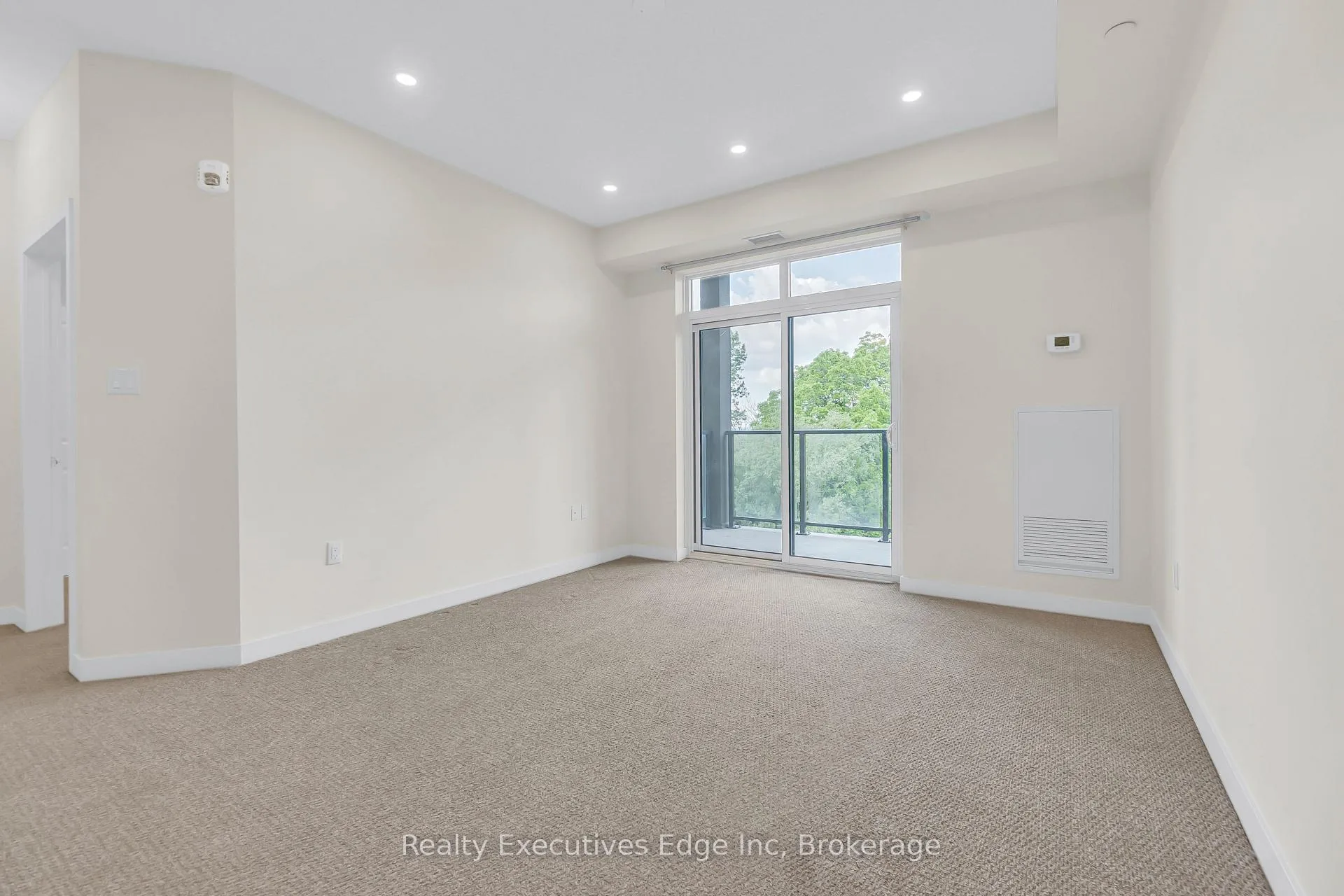Photo 8 of Unit 416, 125 Shoreview Place, Hamilton, Stoney Creek — HOMEH