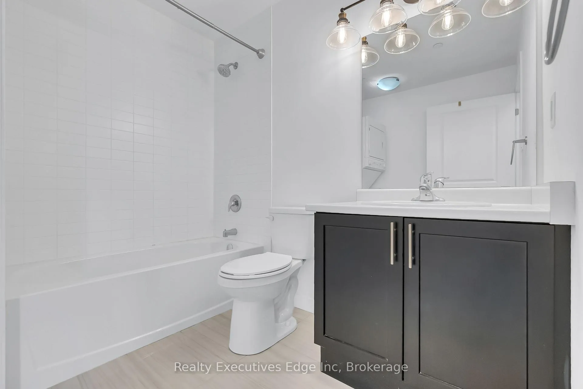 Photo 12 of Unit 416, 125 Shoreview Place, Hamilton, Stoney Creek — HOMEH