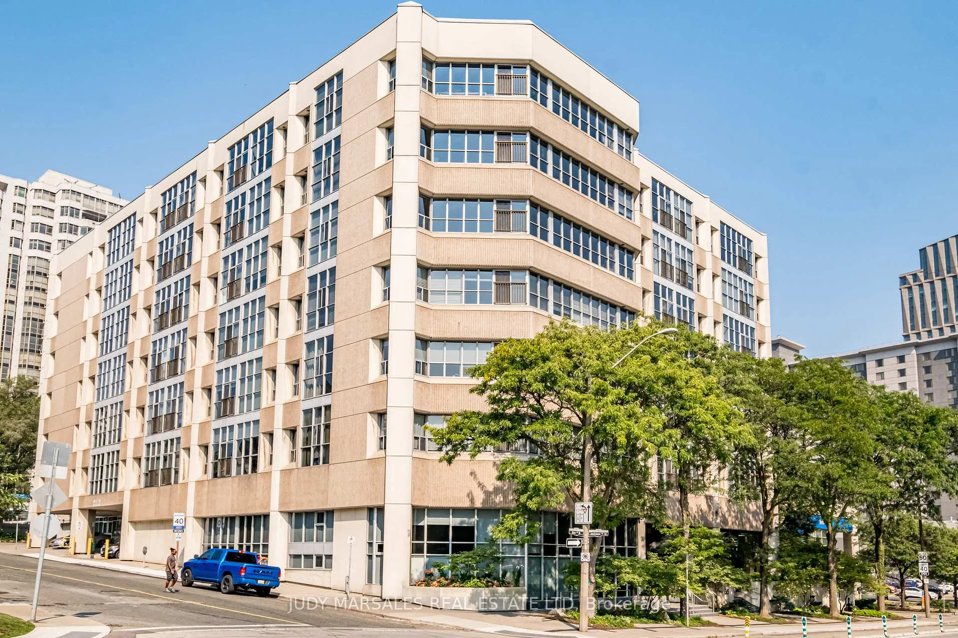 Photo 4 of Unit 612, 66 Bay Street S, Hamilton, Durand — HOMEH