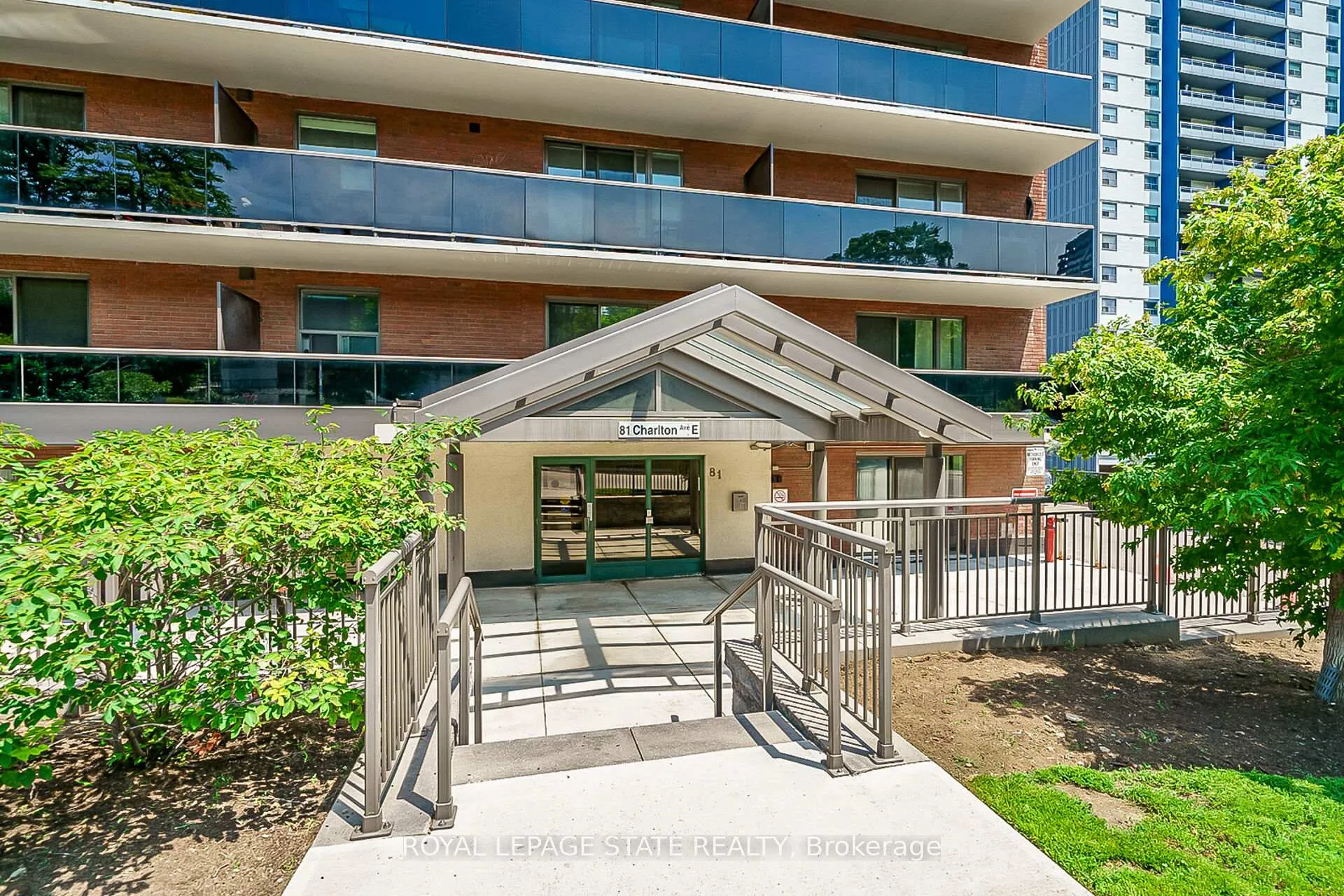 Photo 3 of Unit 702, 81 Charlton Avenue E, Hamilton, Corktown — HOMEH