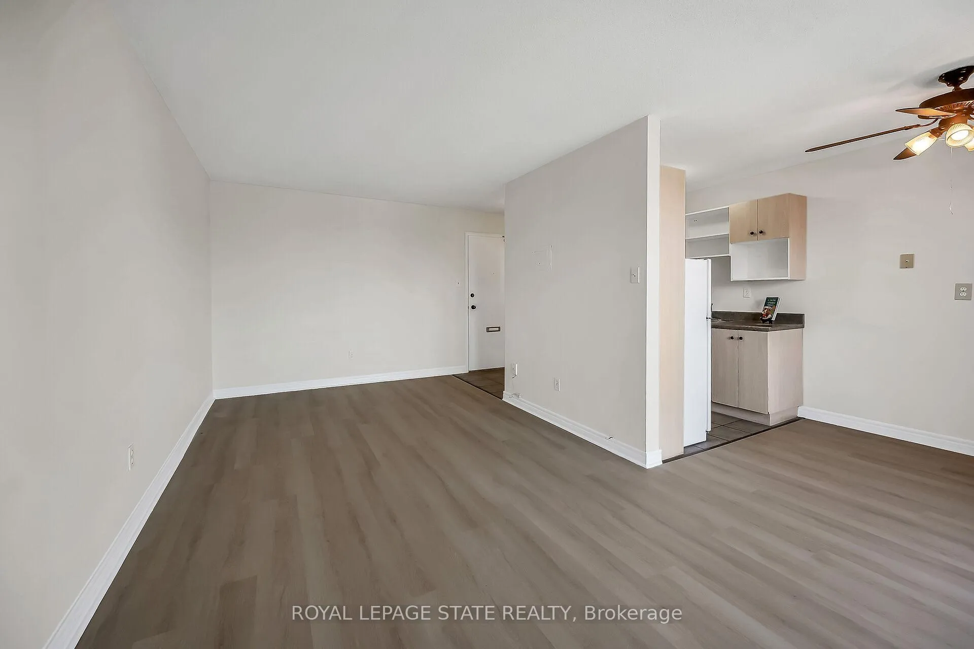 Photo 10 of Unit 702, 81 Charlton Avenue E, Hamilton, Corktown — HOMEH