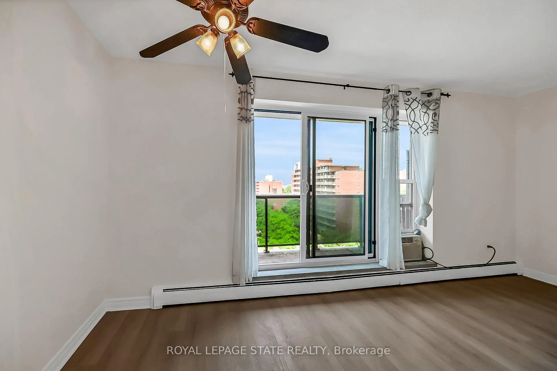 Photo 18 of Unit 702, 81 Charlton Avenue E, Hamilton, Corktown — HOMEH