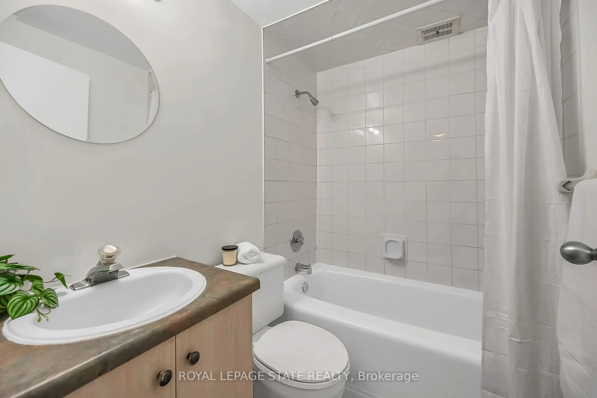Photo 24 of Unit 702, 81 Charlton Avenue E, Hamilton, Corktown — HOMEH