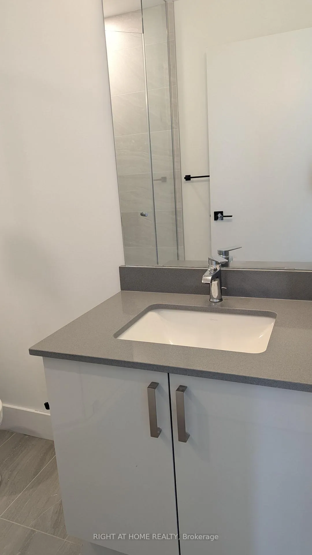 Photo 11 of Unit 109, 2782 Barton Street E, Hamilton, Riverdale — HOMEH