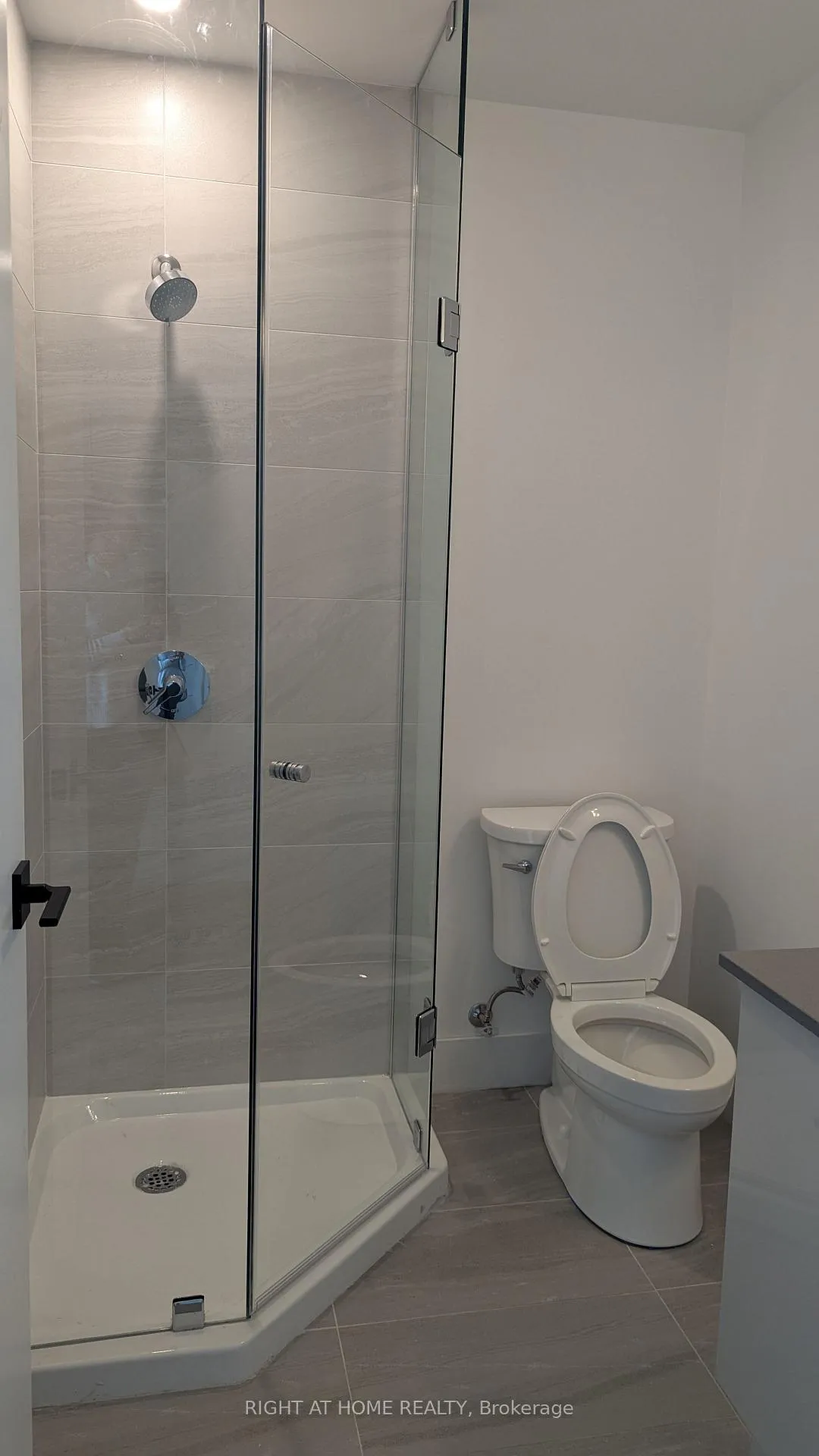 Photo 12 of Unit 109, 2782 Barton Street E, Hamilton, Riverdale — HOMEH