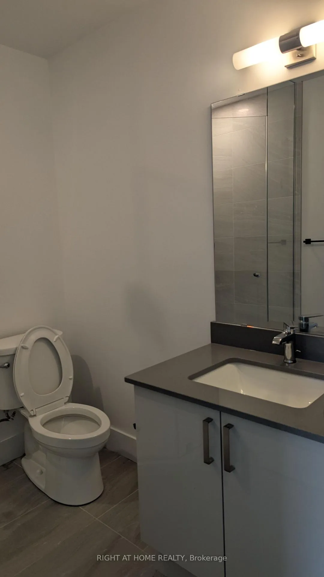 Photo 13 of Unit 109, 2782 Barton Street E, Hamilton, Riverdale — HOMEH