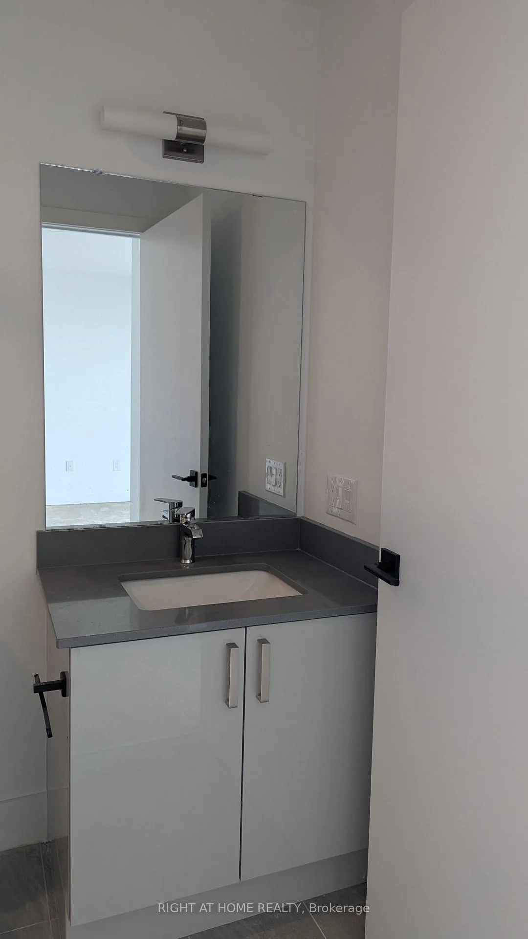 Photo 17 of Unit 109, 2782 Barton Street E, Hamilton, Riverdale — HOMEH