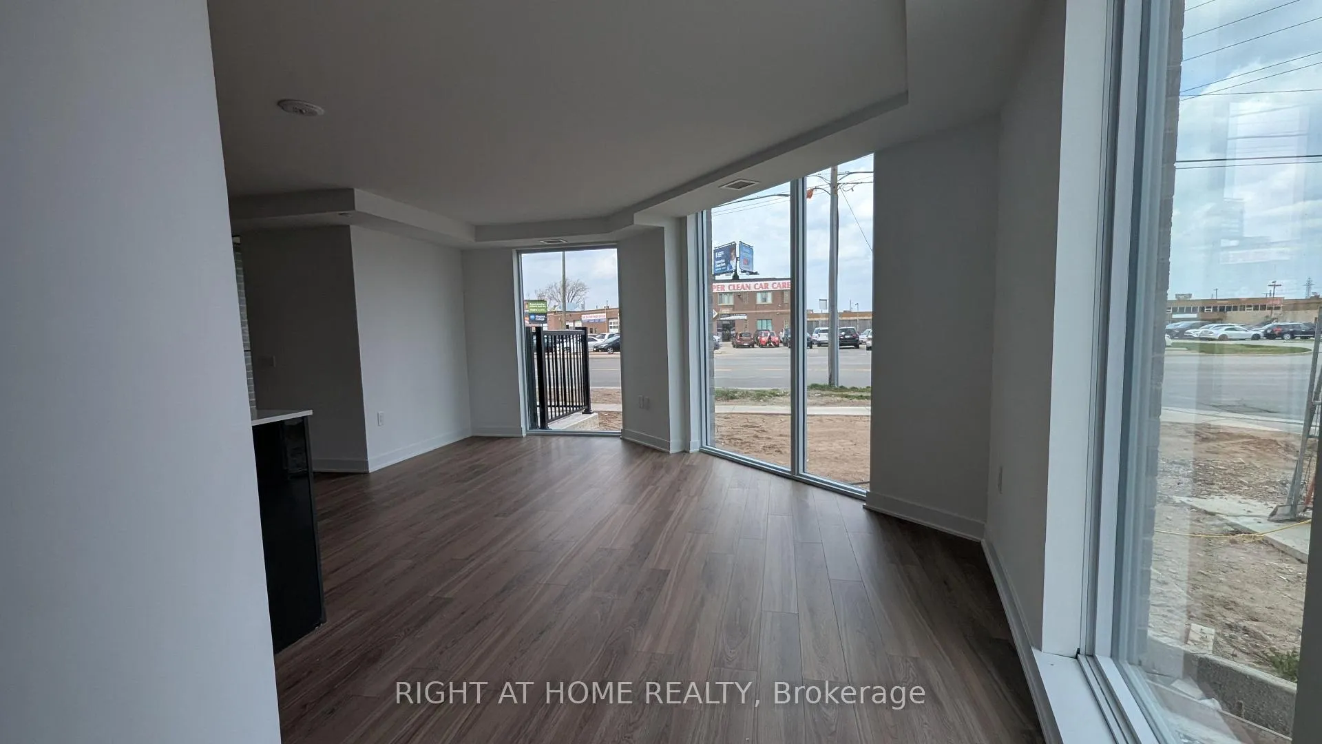 Photo 31 of Unit 109, 2782 Barton Street E, Hamilton, Riverdale — HOMEH