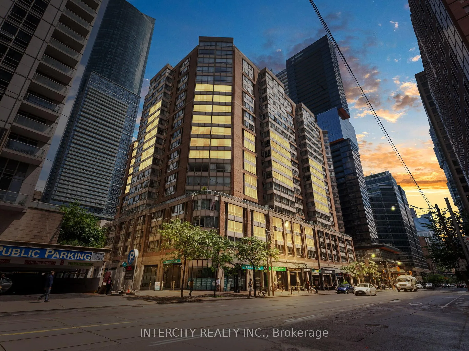Front of Unit 509, 717 Bay Street