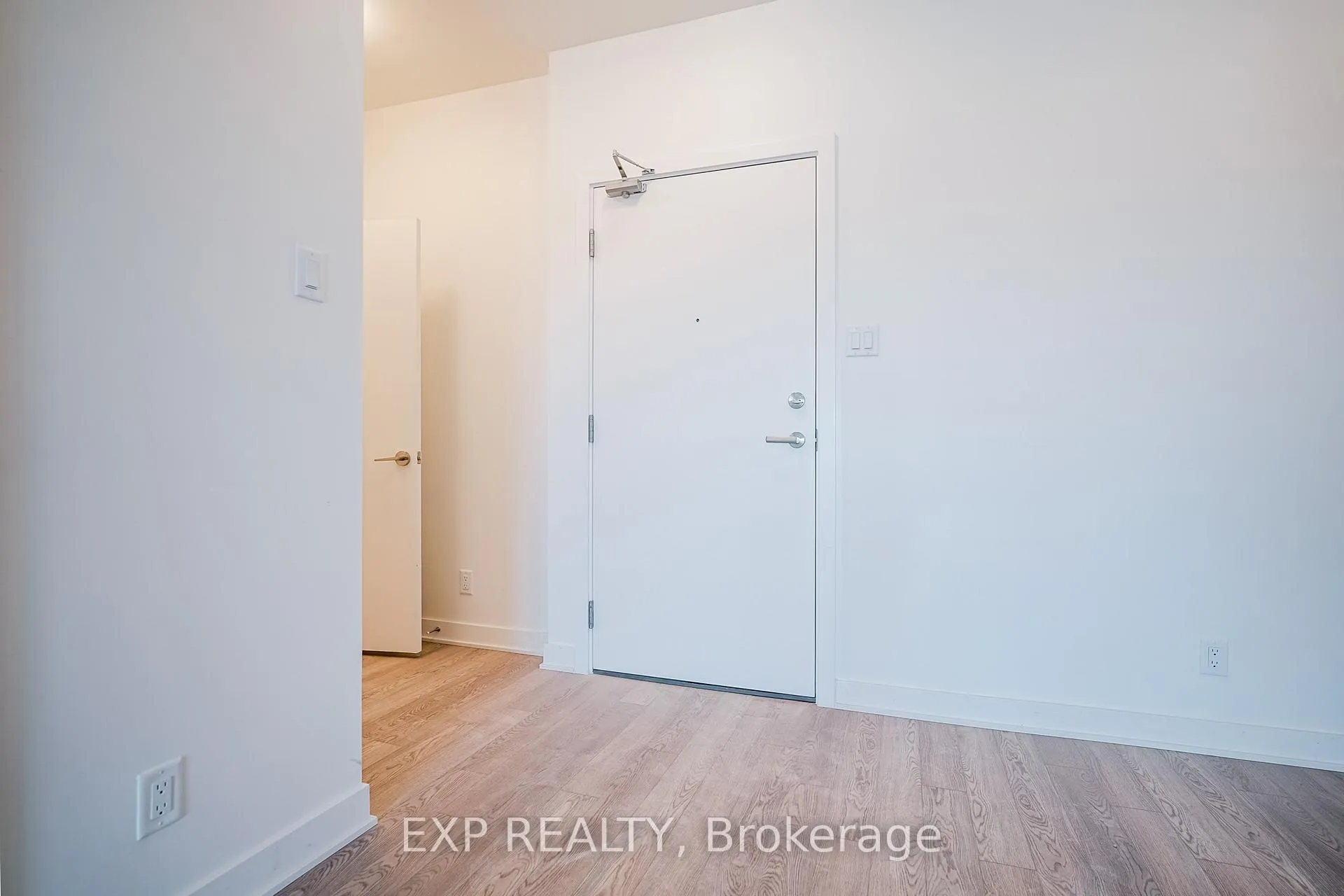 Photo 1 of Unit 806, 55 Clarington Boulevard, Clarington, Bowmanville — HOMEH