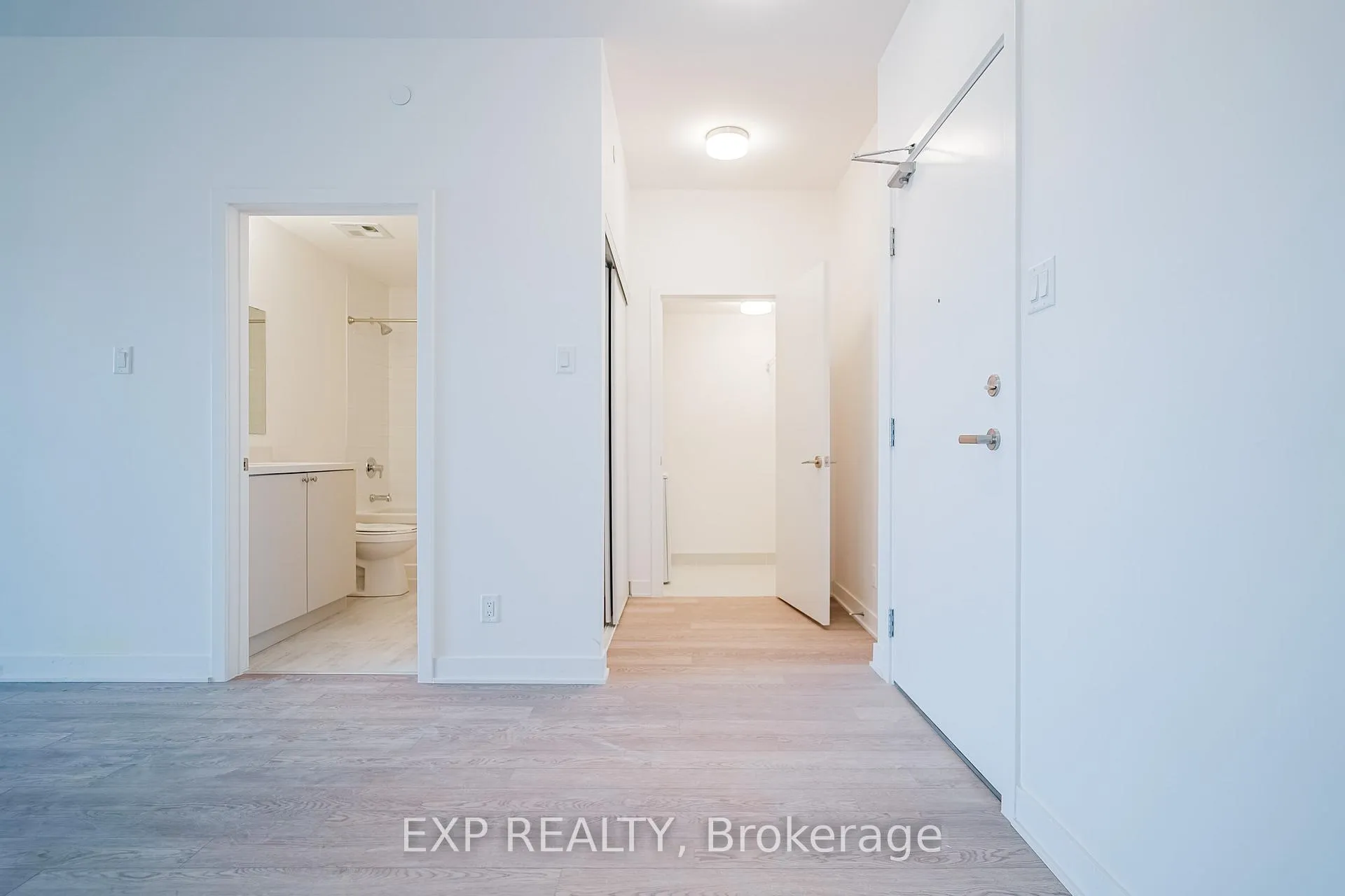 Photo 2 of Unit 806, 55 Clarington Boulevard, Clarington, Bowmanville — HOMEH