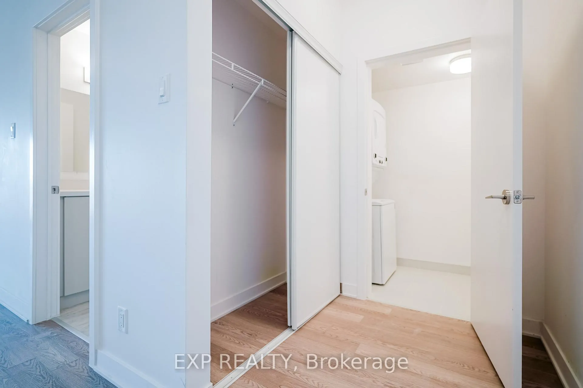 Photo 3 of Unit 806, 55 Clarington Boulevard, Clarington, Bowmanville — HOMEH