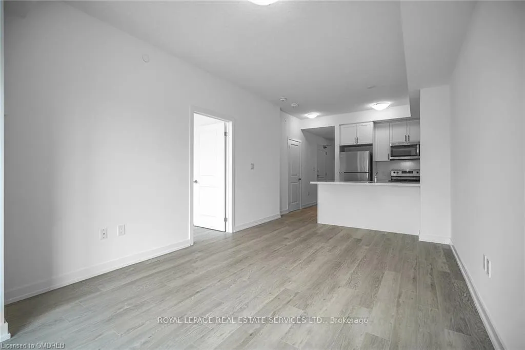 Photo 5 of Unit 901, 460 Dundas Street E, Hamilton, Waterdown — HOMEH