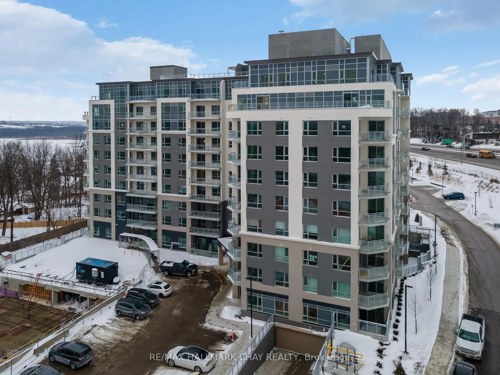 Photo 2 of Unit 101, 58 Lakeside Terrace, Barrie, 400 North — HOMEH