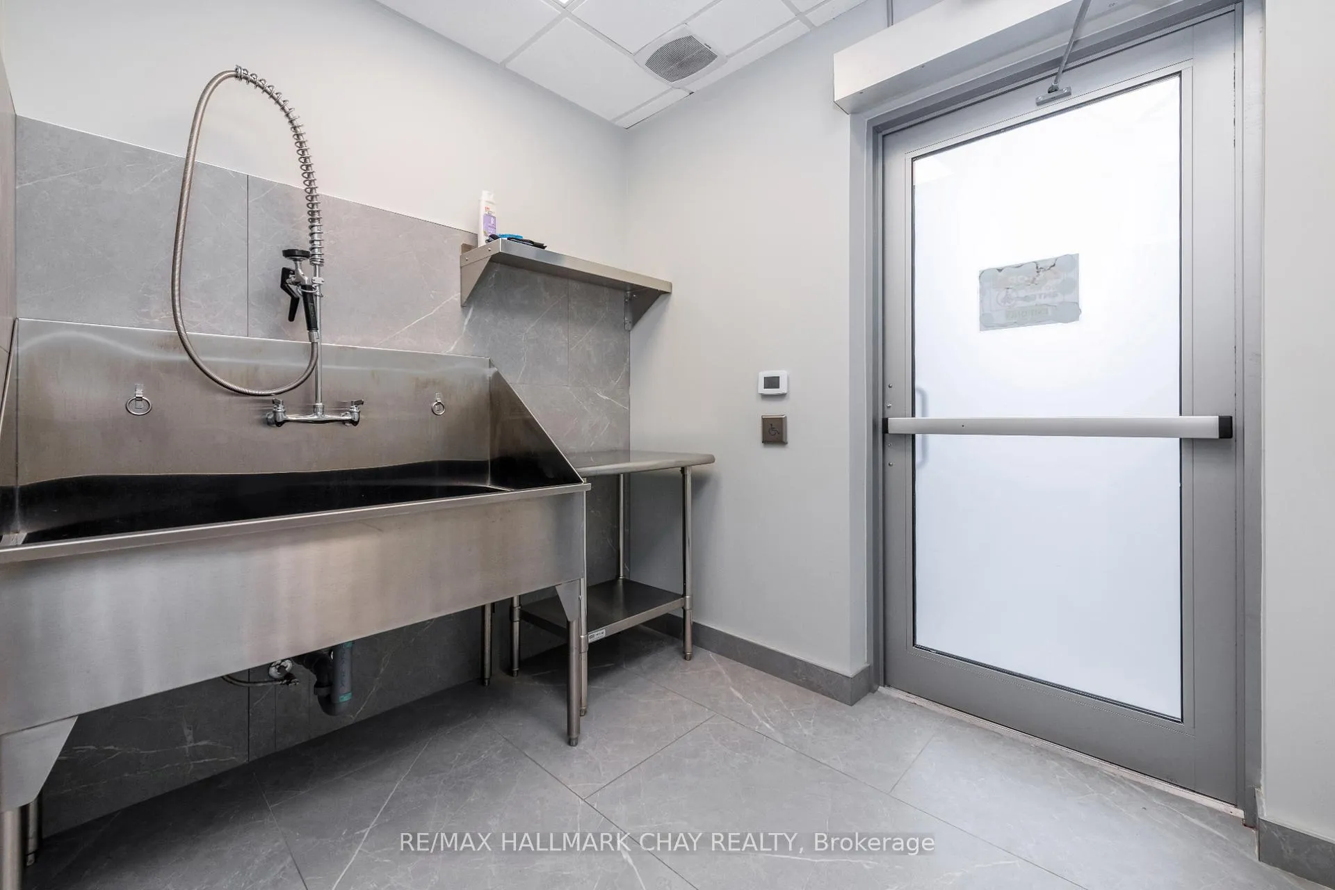 Photo 6 of Unit 101, 58 Lakeside Terrace, Barrie, 400 North — HOMEH