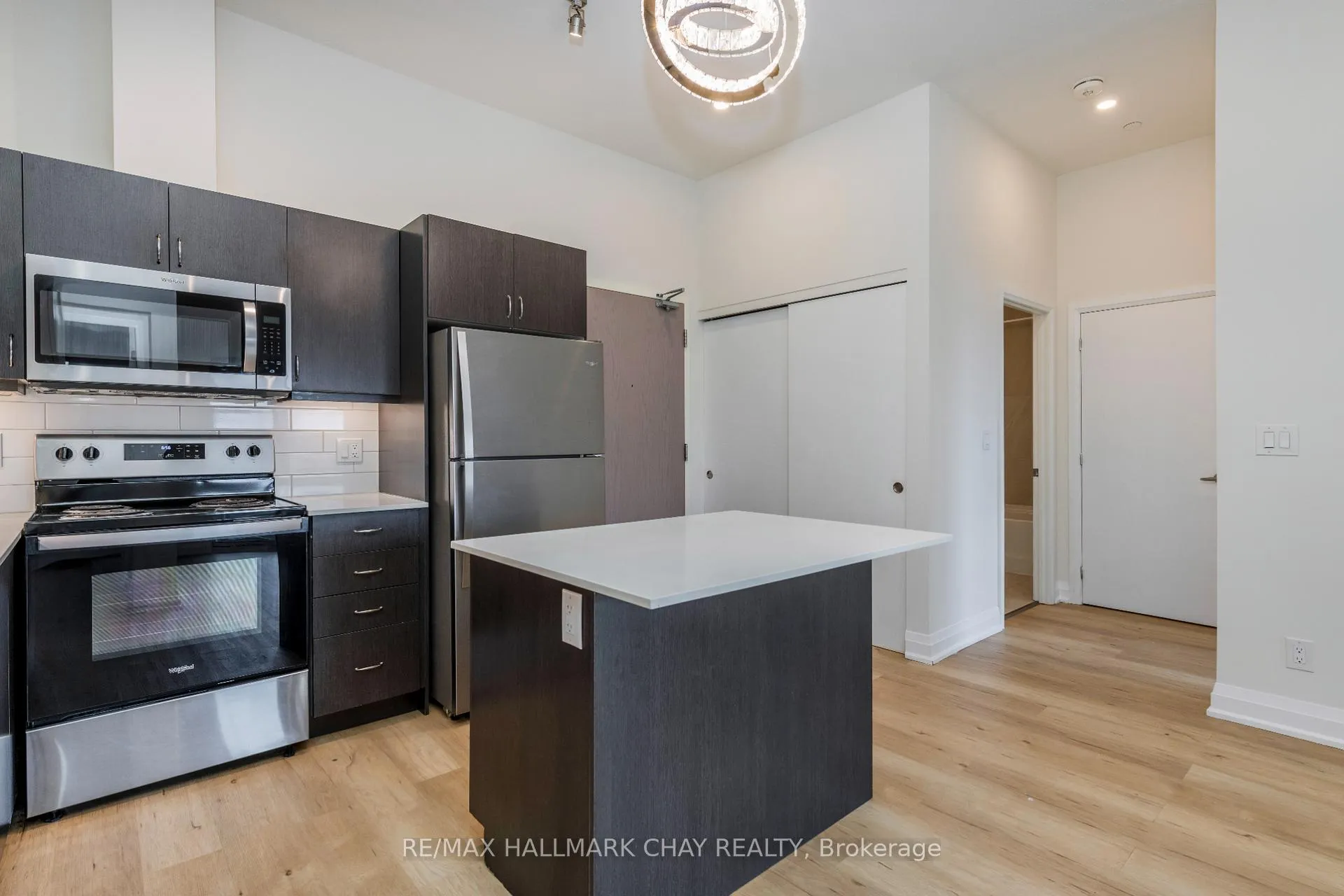 Photo 7 of Unit 101, 58 Lakeside Terrace, Barrie, 400 North — HOMEH