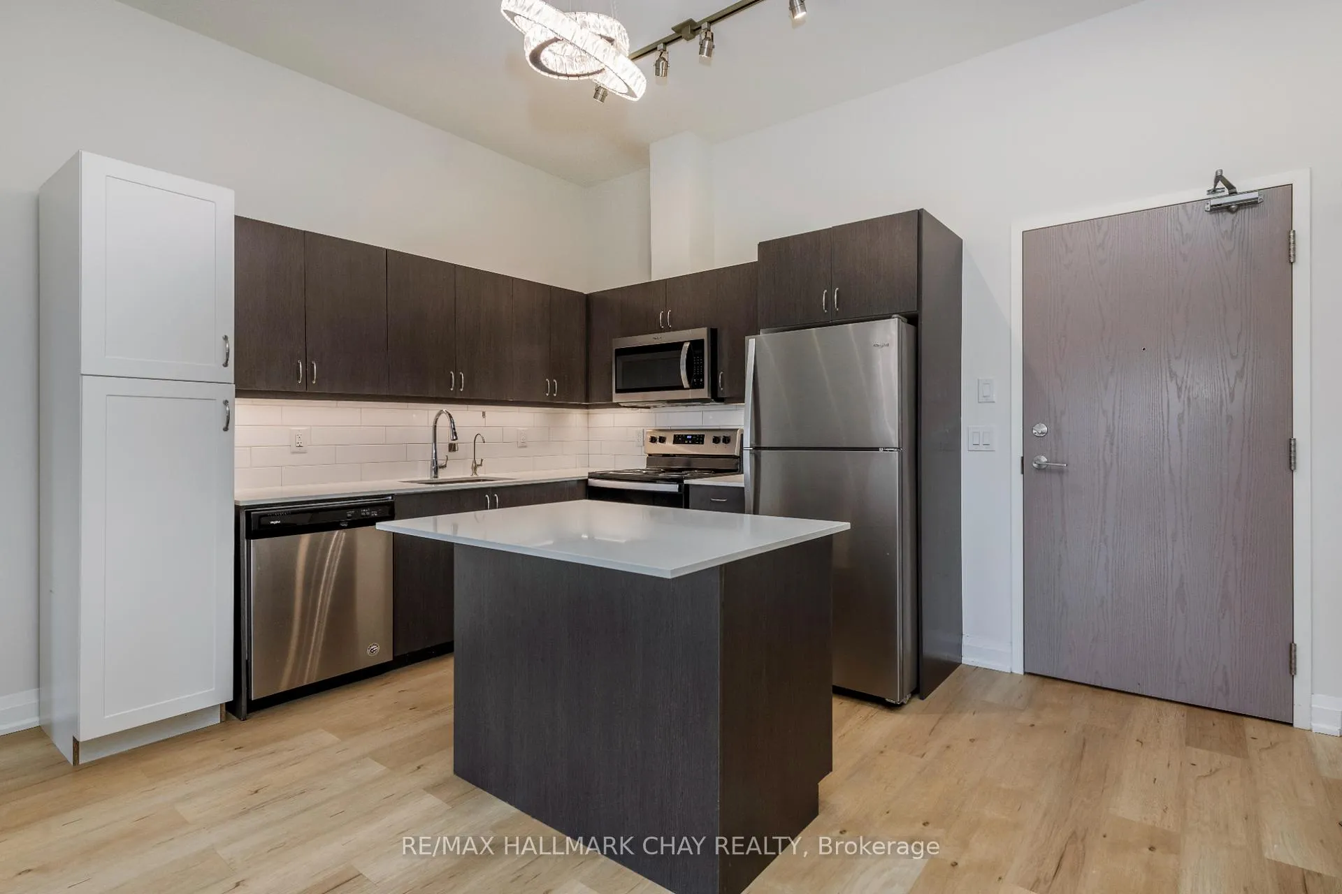 Photo 9 of Unit 101, 58 Lakeside Terrace, Barrie, 400 North — HOMEH