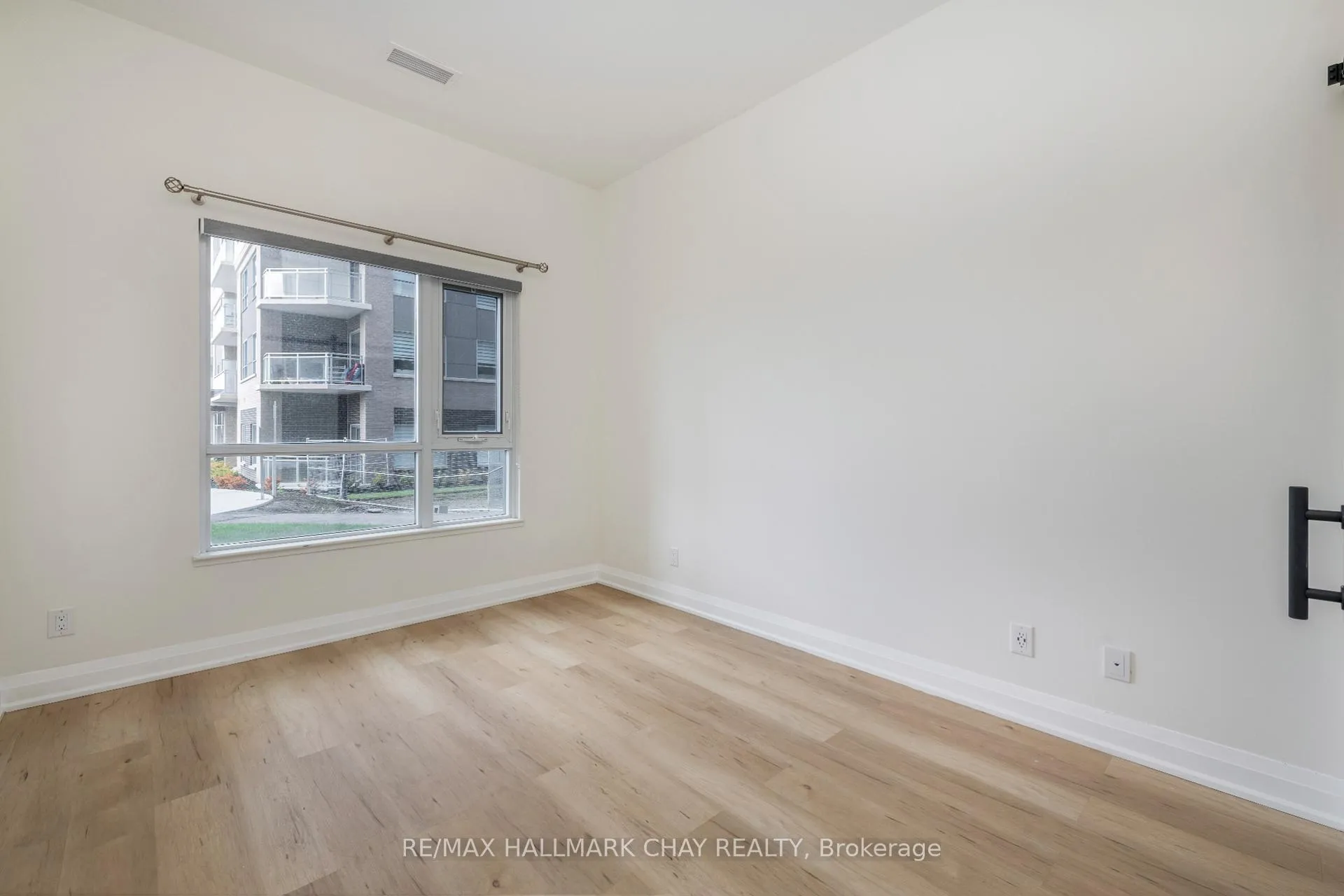 Photo 14 of Unit 101, 58 Lakeside Terrace, Barrie, 400 North — HOMEH