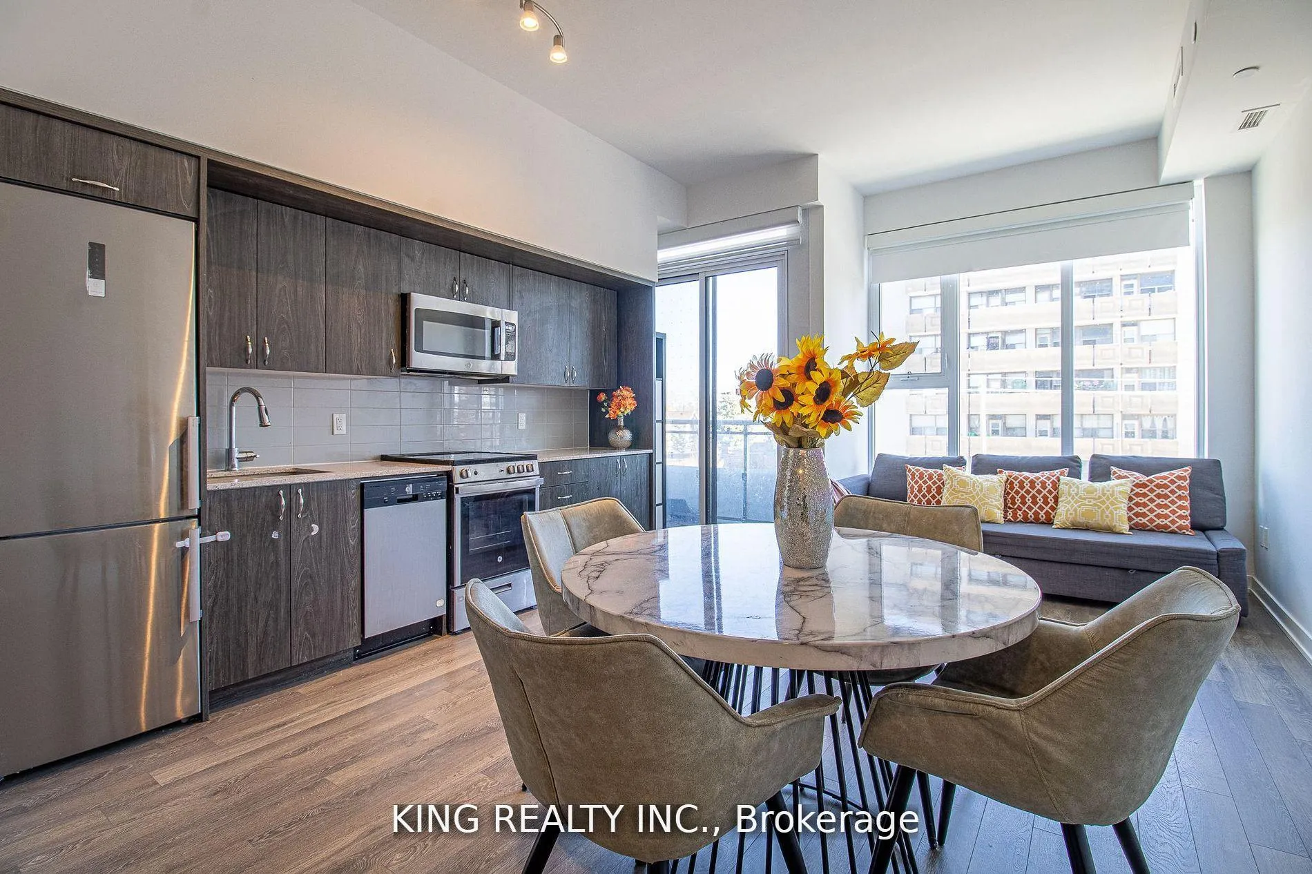 Photo 10 of Unit 402, 1 Cardiff Road, Toronto, Mount Pleasant East — HOMEH