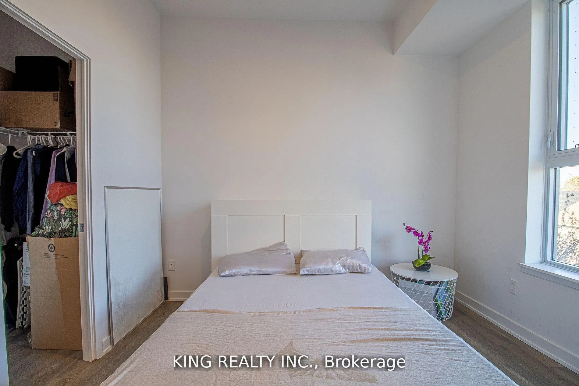 Photo 11 of Unit 402, 1 Cardiff Road, Toronto, Mount Pleasant East — HOMEH
