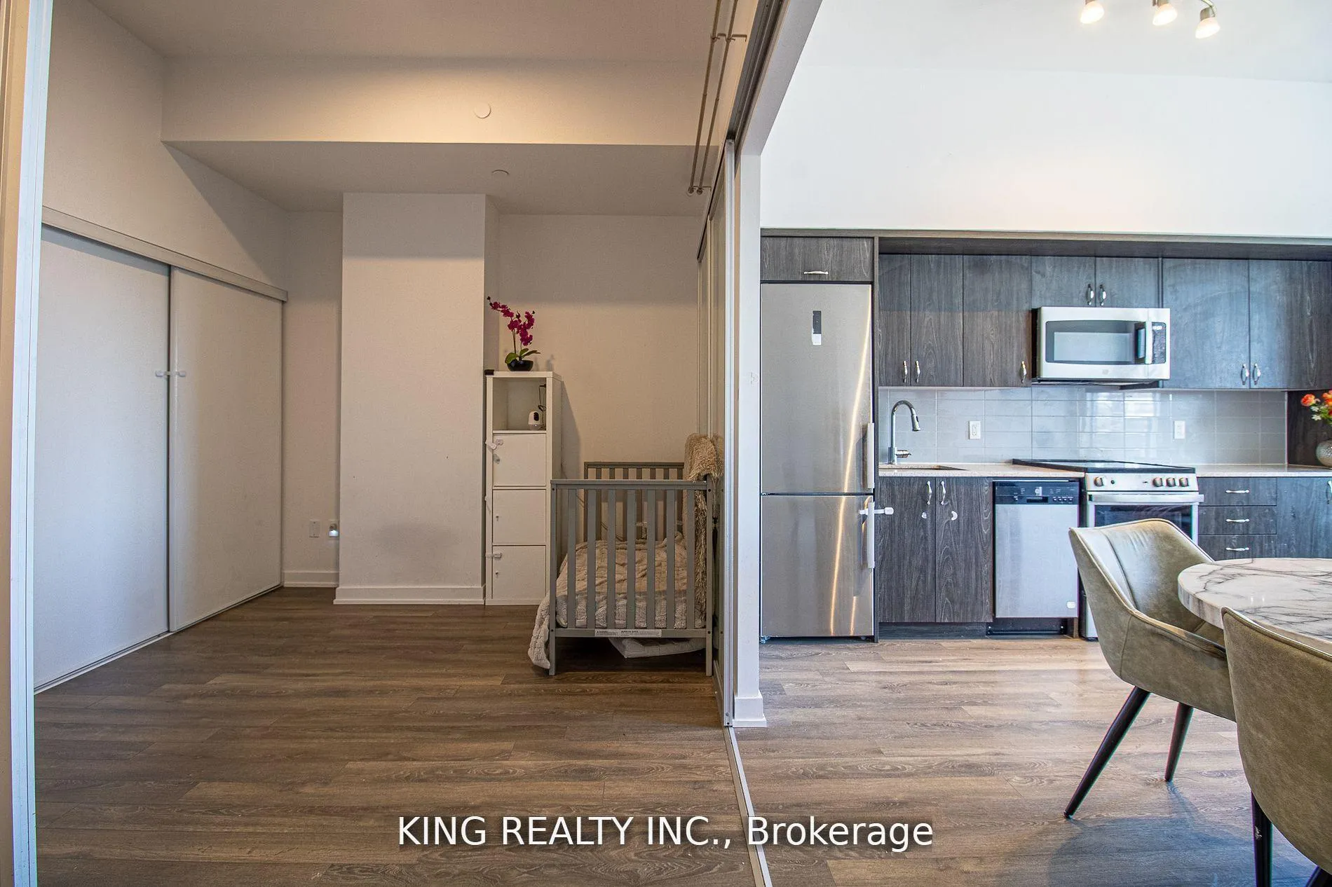 Photo 17 of Unit 402, 1 Cardiff Road, Toronto, Mount Pleasant East — HOMEH
