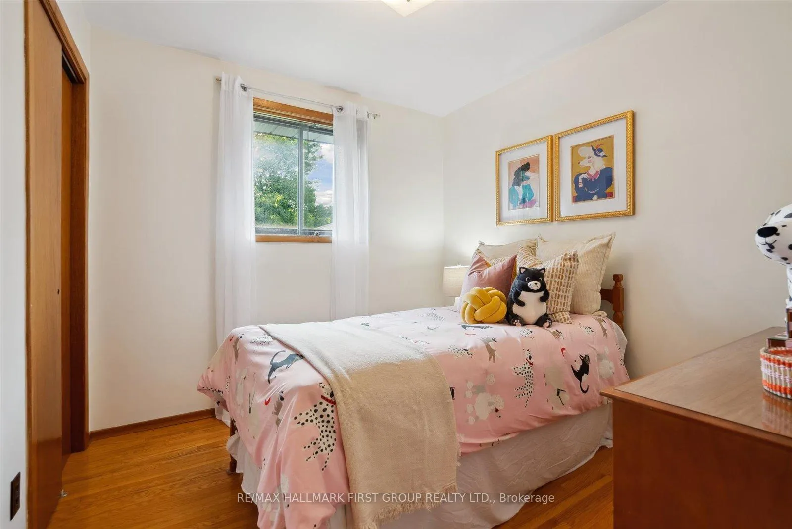 Photo 10 of 706 Tulip Court, Oshawa, Centennial — HOMEH