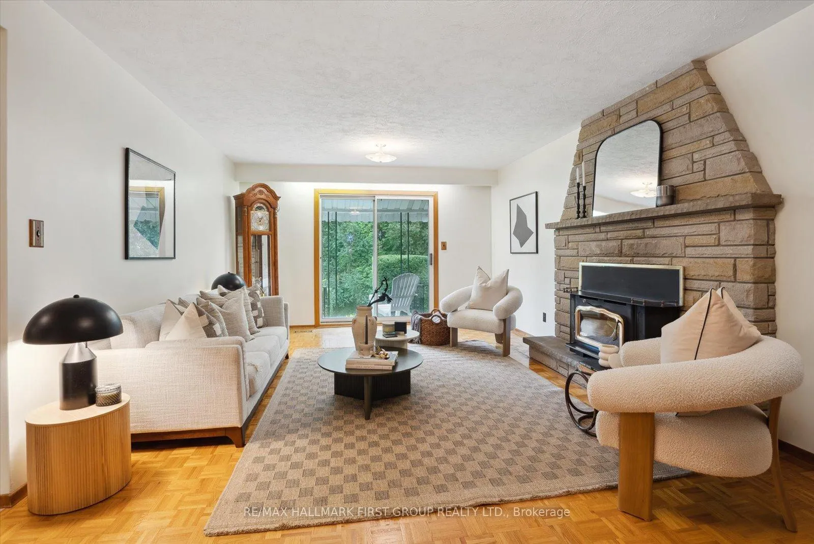 Photo 12 of 706 Tulip Court, Oshawa, Centennial — HOMEH