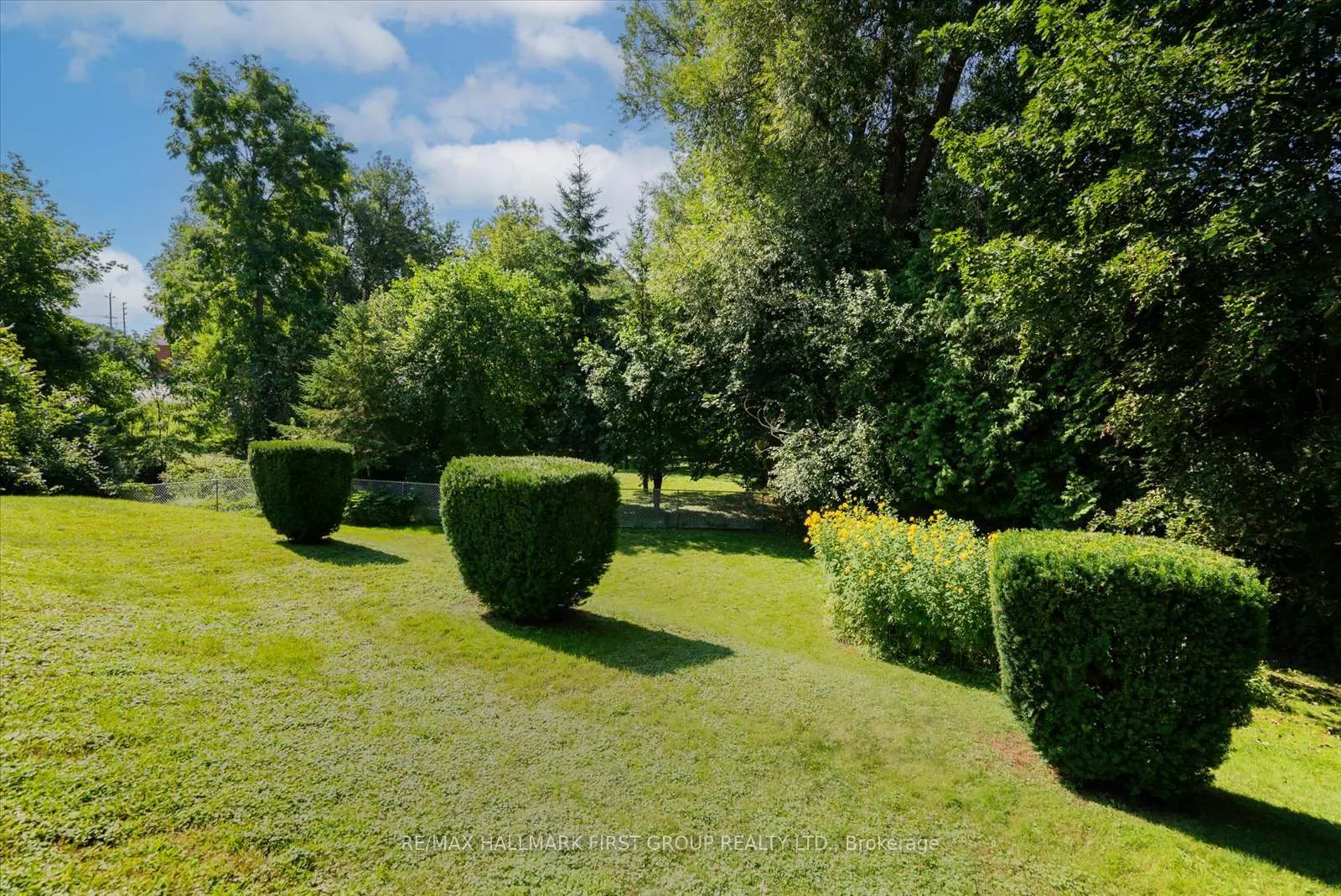 Photo 15 of 706 Tulip Court, Oshawa, Centennial — HOMEH