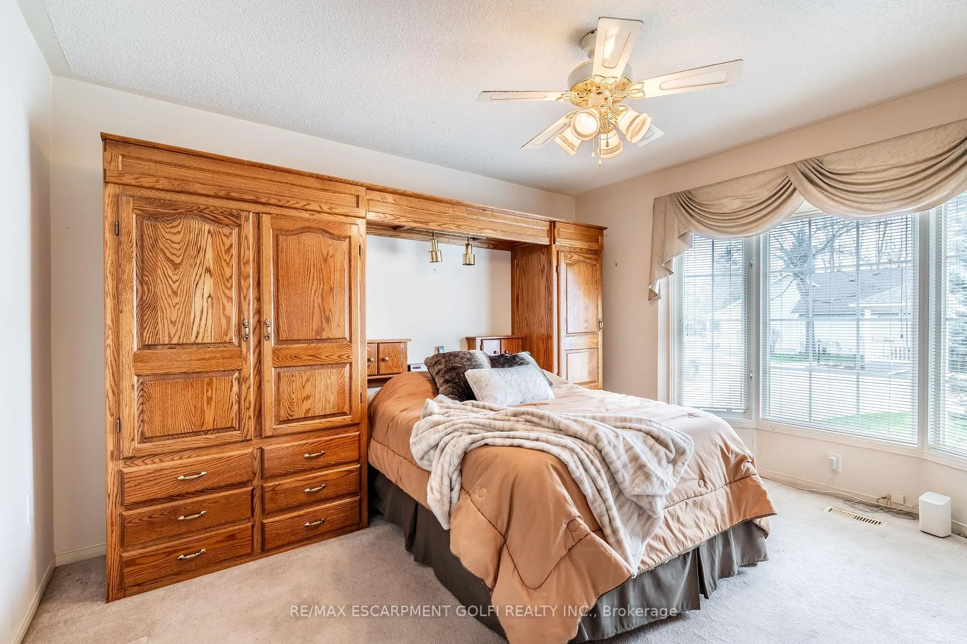 Photo 7 of 222 Silverbirch Boulevard, Hamilton, Rural Glanbrook — HOMEH