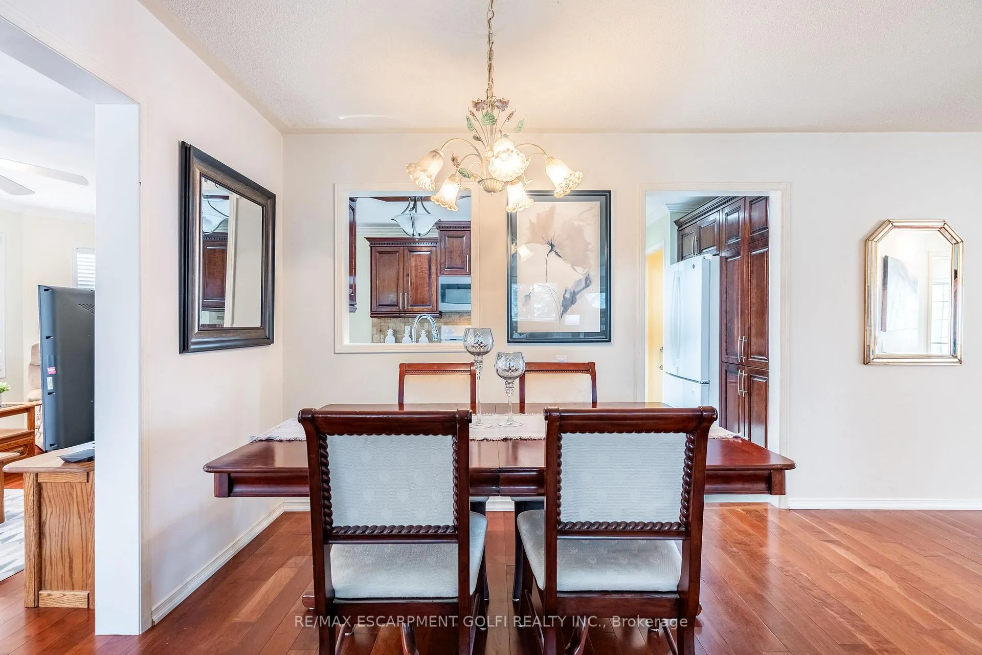 Photo 11 of 222 Silverbirch Boulevard, Hamilton, Rural Glanbrook — HOMEH