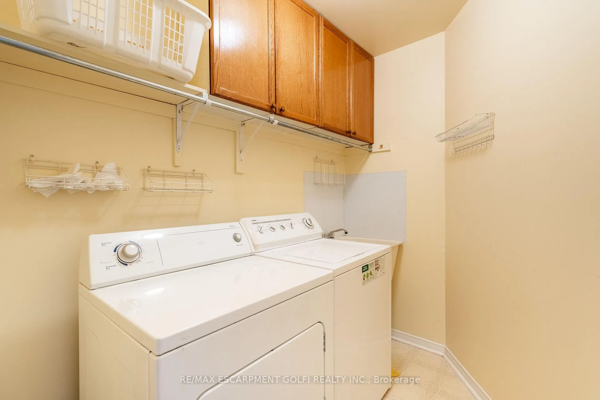 Photo 20 of 222 Silverbirch Boulevard, Hamilton, Rural Glanbrook — HOMEH