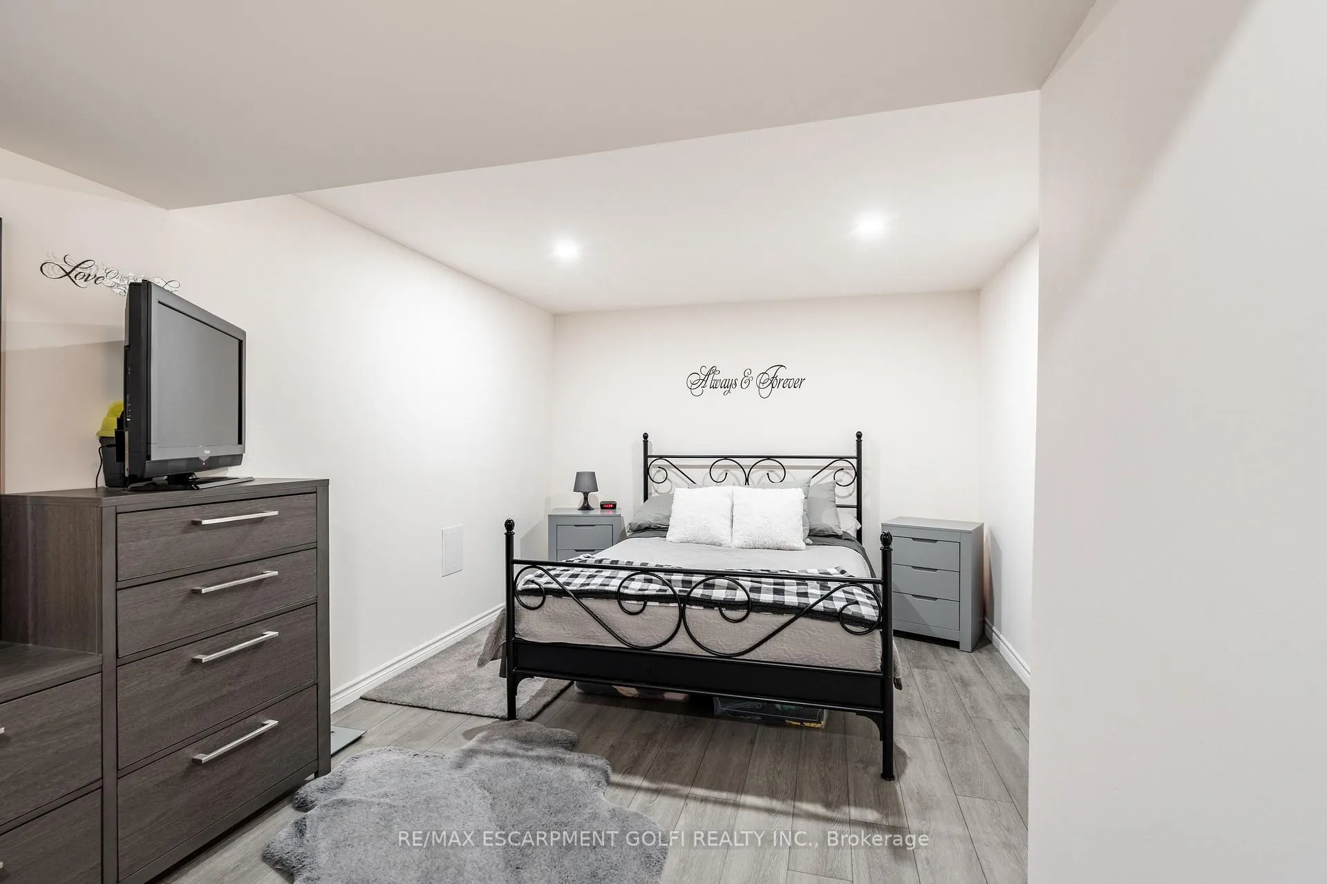 Photo 23 of 222 Silverbirch Boulevard, Hamilton, Rural Glanbrook — HOMEH