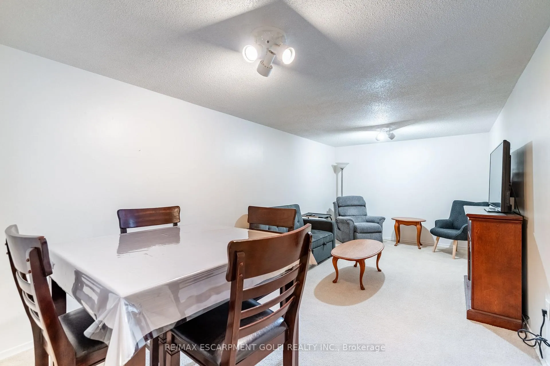 Photo 24 of 222 Silverbirch Boulevard, Hamilton, Rural Glanbrook — HOMEH