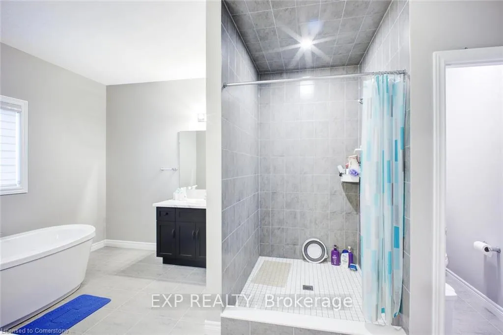 Photo 24 of 61 Broadacre Drive, Kitchener — HOMEH