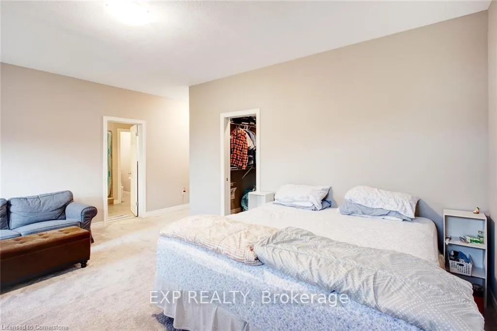 Photo 25 of 61 Broadacre Drive, Kitchener — HOMEH