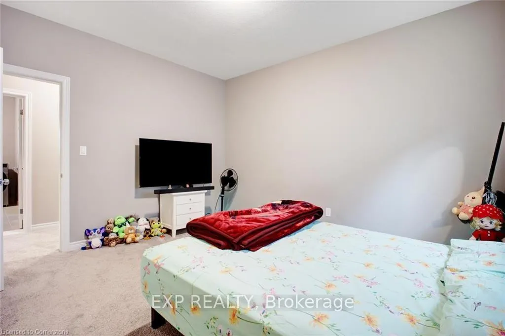 Photo 31 of 61 Broadacre Drive, Kitchener — HOMEH