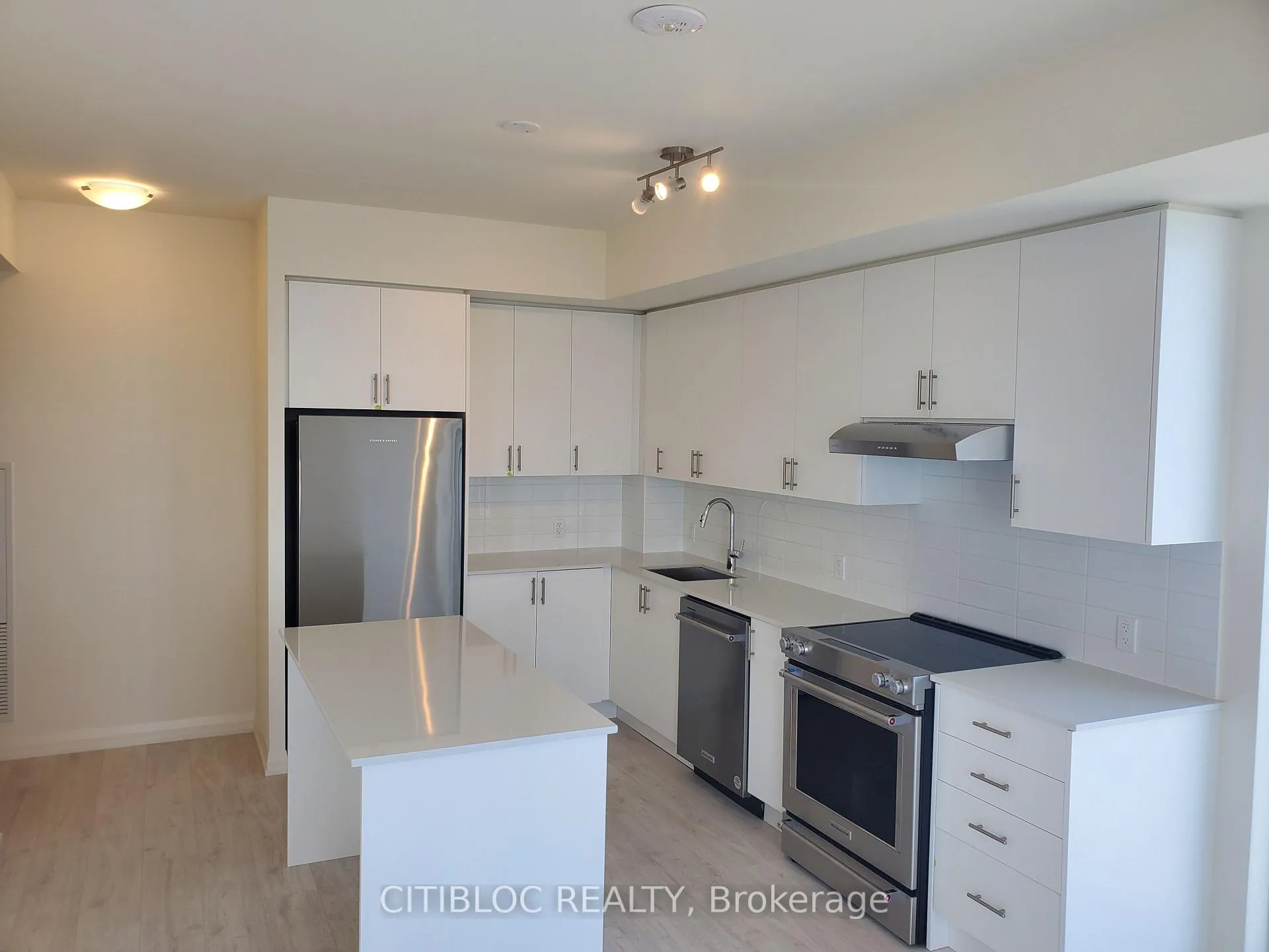 Photo 1 of Unit 2521, 8960 Jane Street, Vaughan, Vellore Village — HOMEH