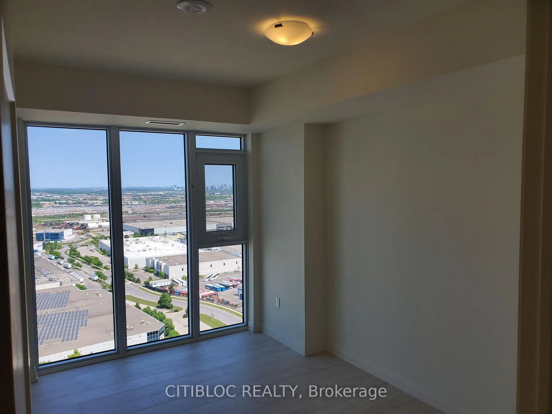 Photo 5 of Unit 2521, 8960 Jane Street, Vaughan, Vellore Village — HOMEH