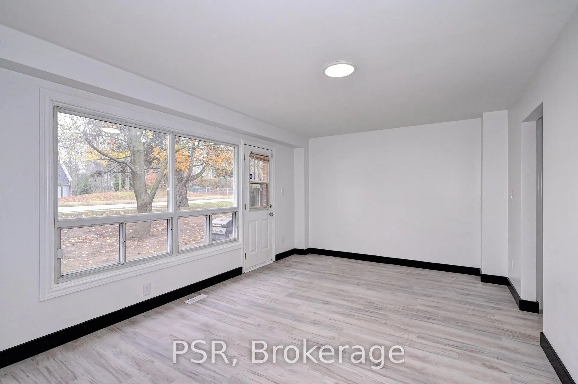 Photo 2 of Unit B, 528 Sunnydale Place, Waterloo — HOMEH